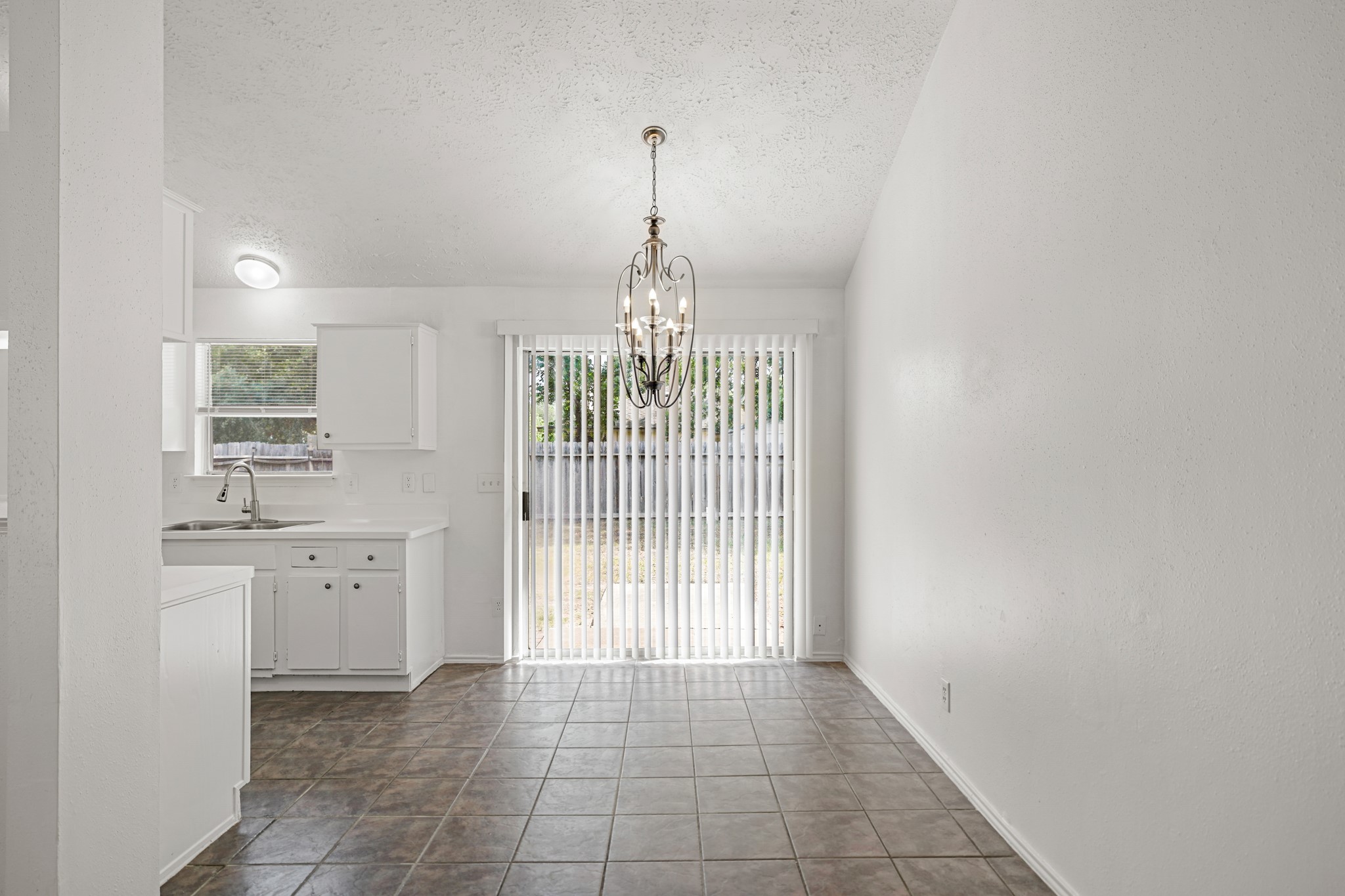 20614 Park Row Drive Property Photo 9