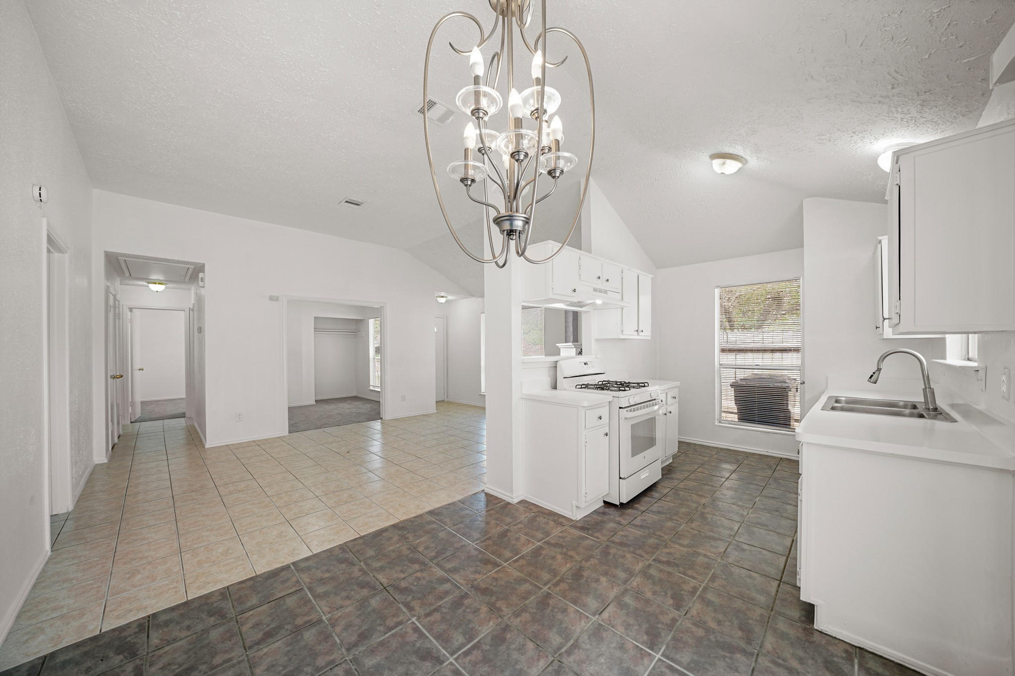 20614 Park Row Drive Property Photo 10
