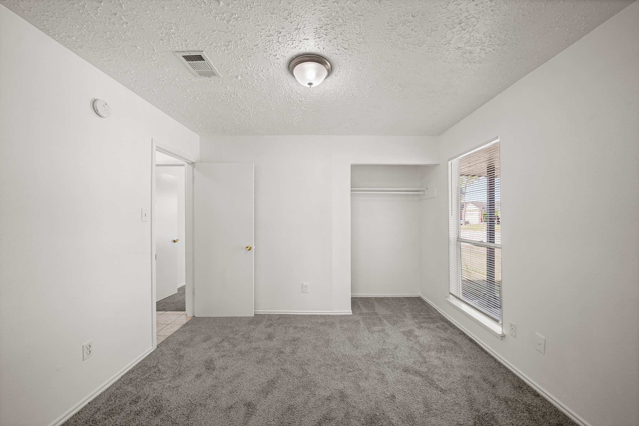20614 Park Row Drive Property Photo 13