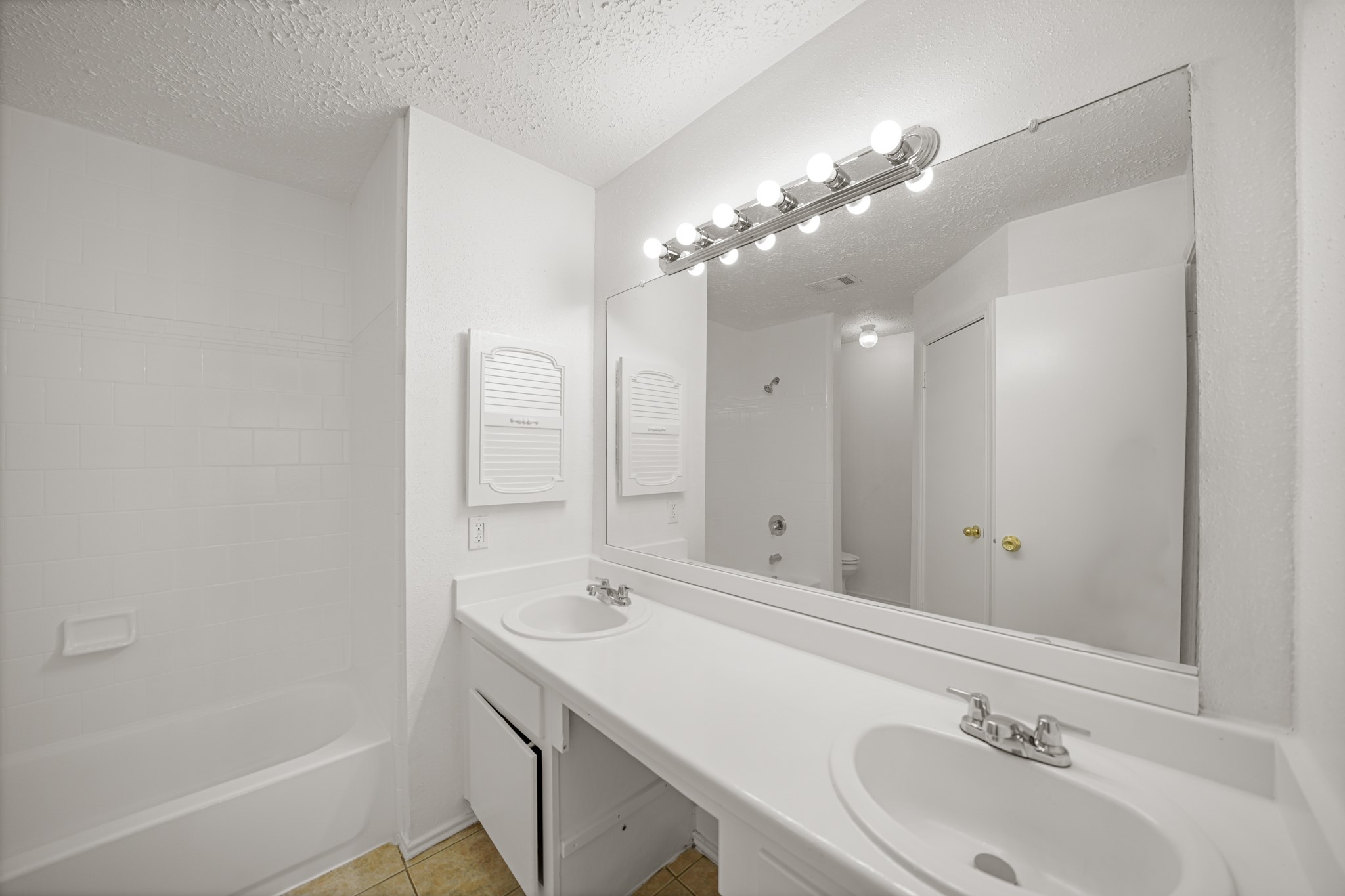 20614 Park Row Drive Property Photo 20