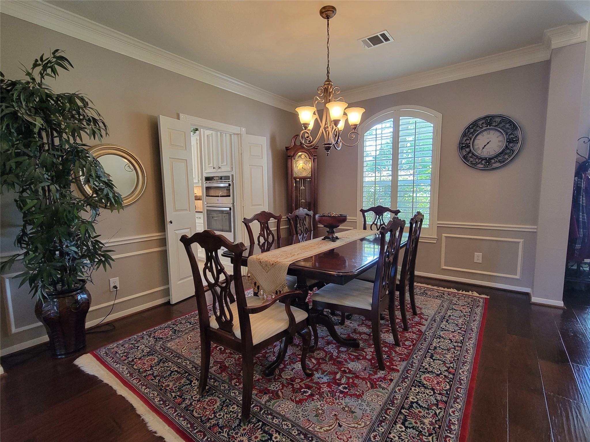 549 Stephen F Austin Drive Property Photo 4
