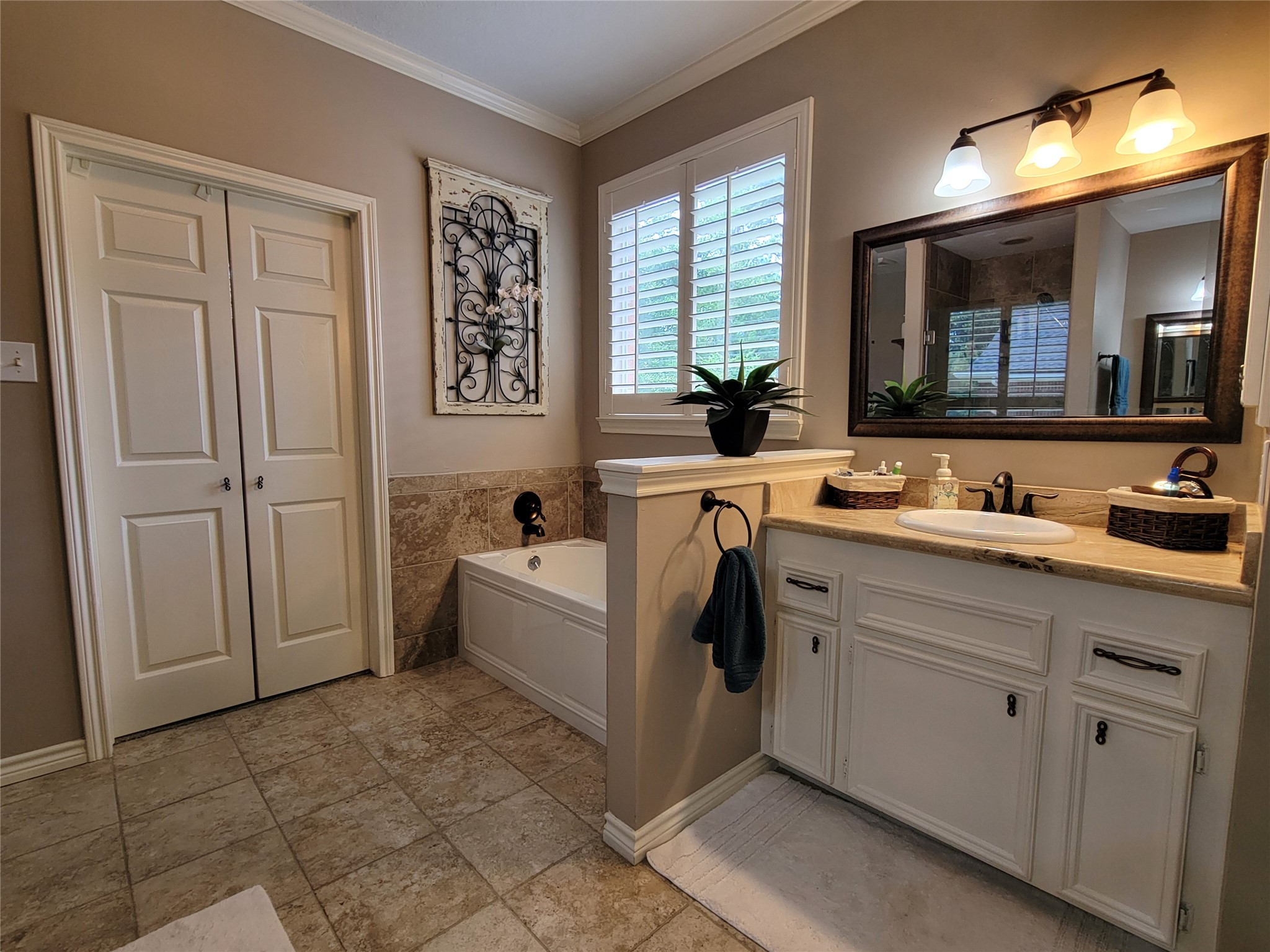549 Stephen F Austin Drive Property Photo 14