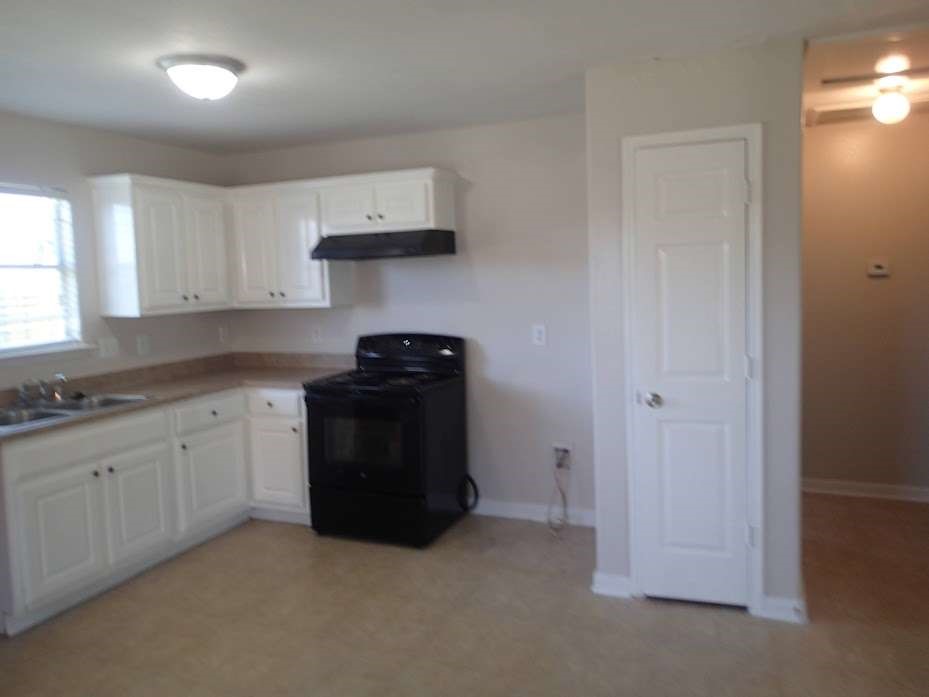 6906 Lost Timber Lane Property Photo 8