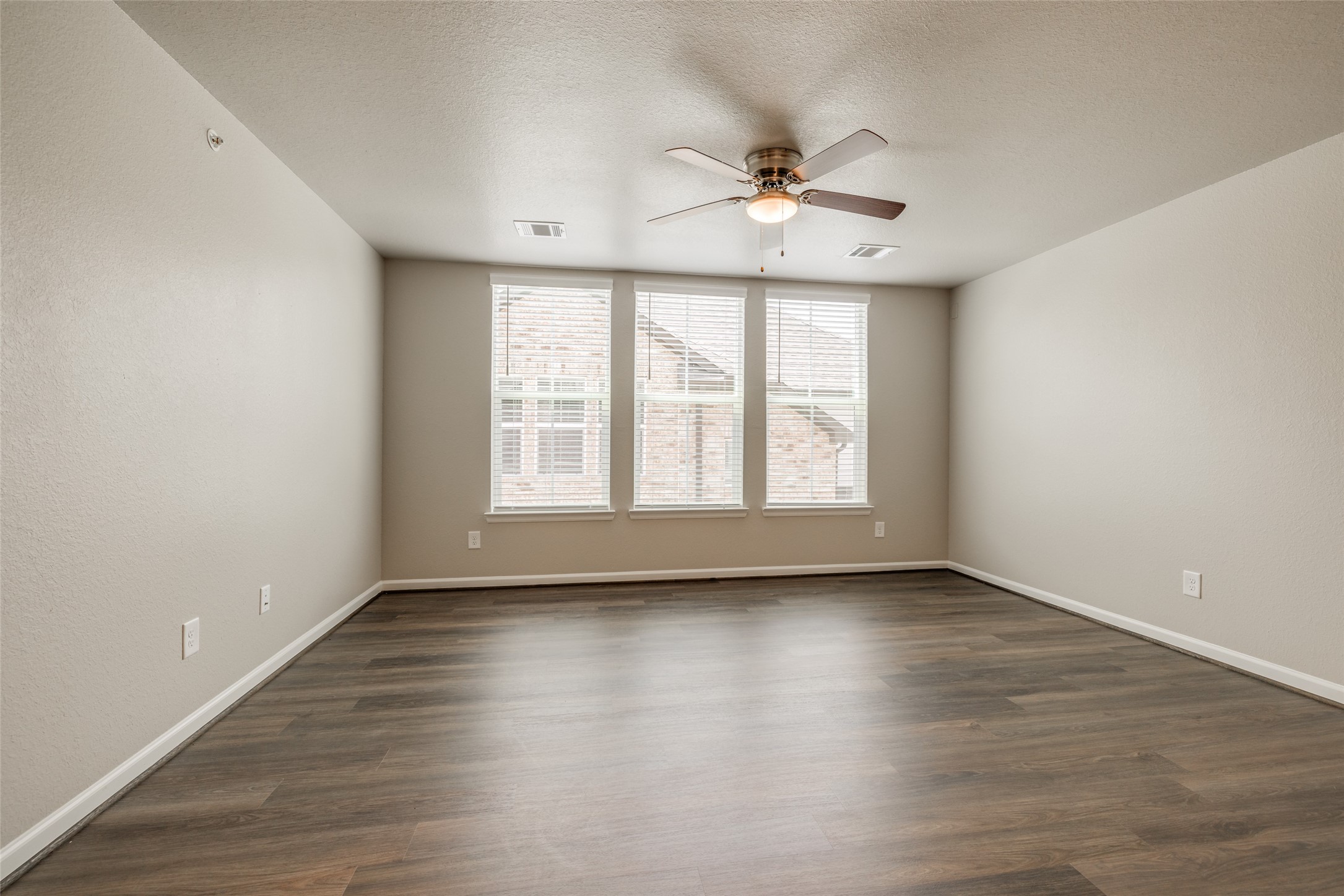 221 Park Place Circle C Property Photo 6