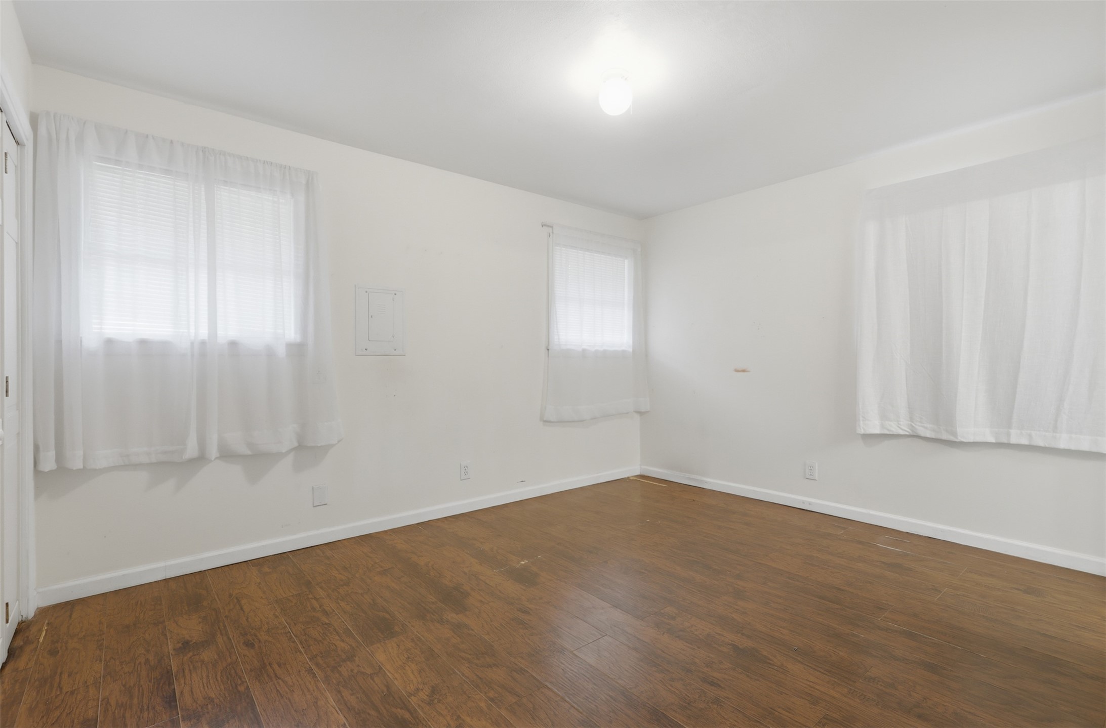 5206 Carew Street Property Photo 8