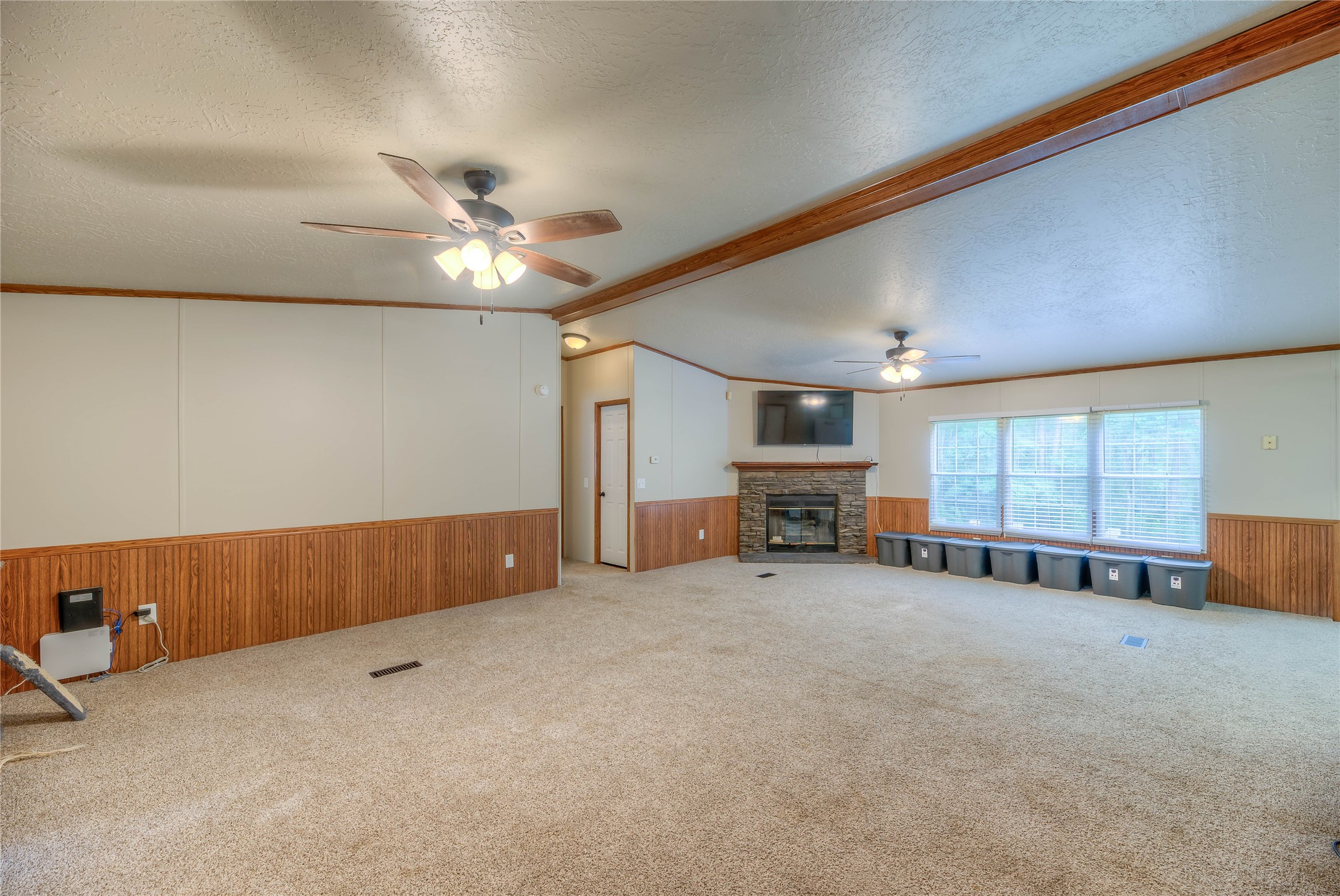 657 Parrish Road Property Photo 12