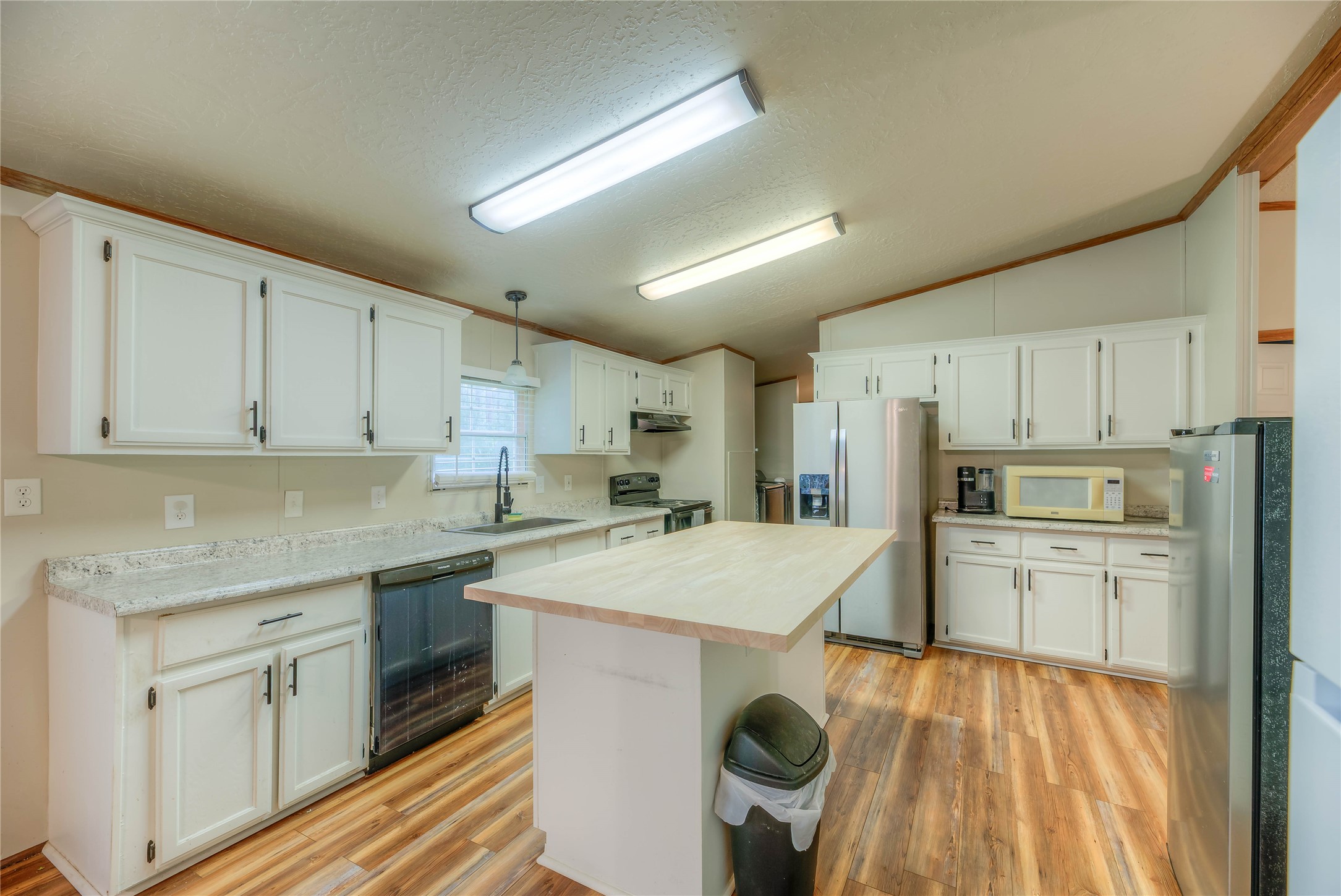 657 Parrish Road Property Photo 13