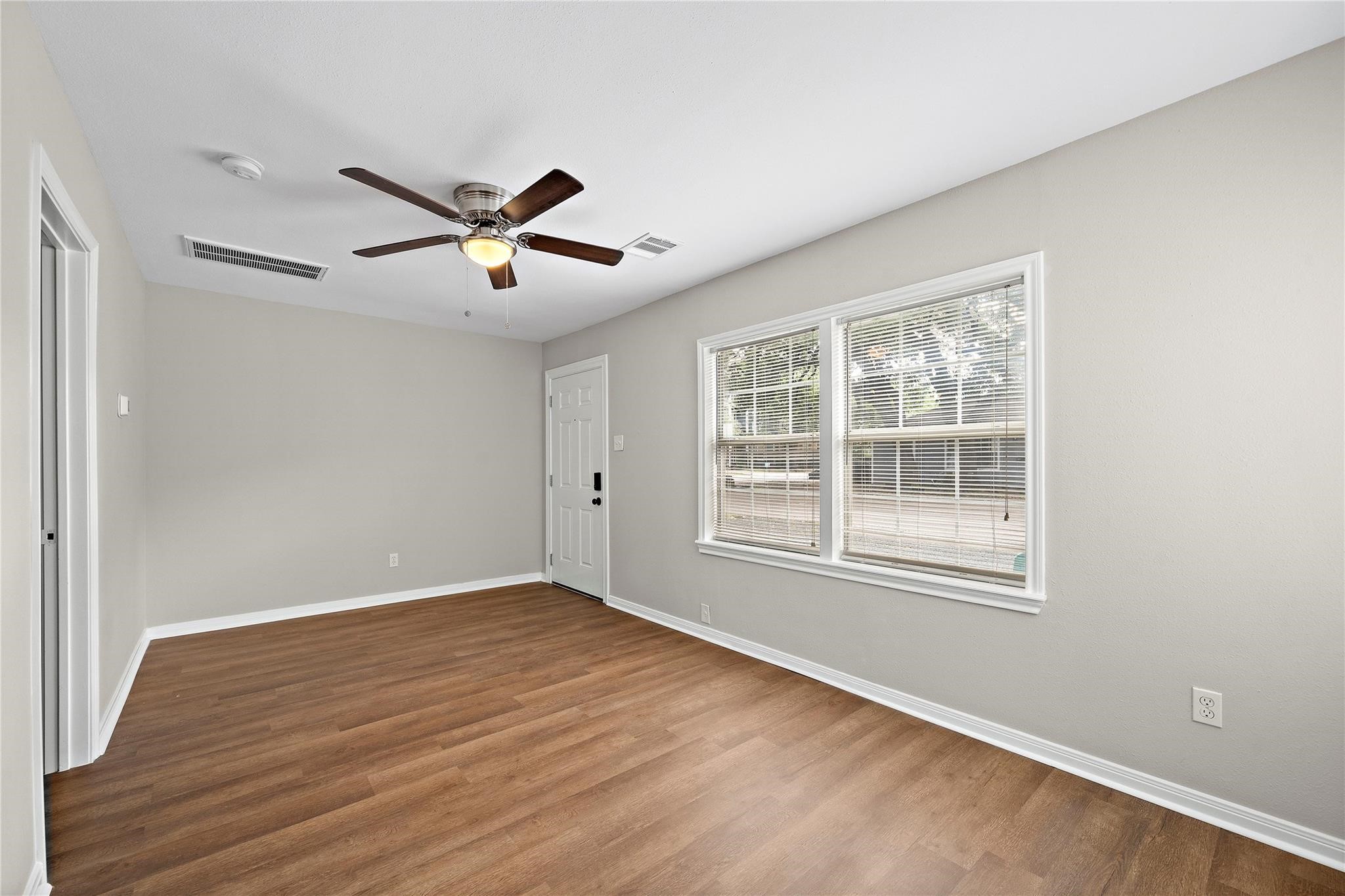 234 W 27th Street 2 Property Photo 2