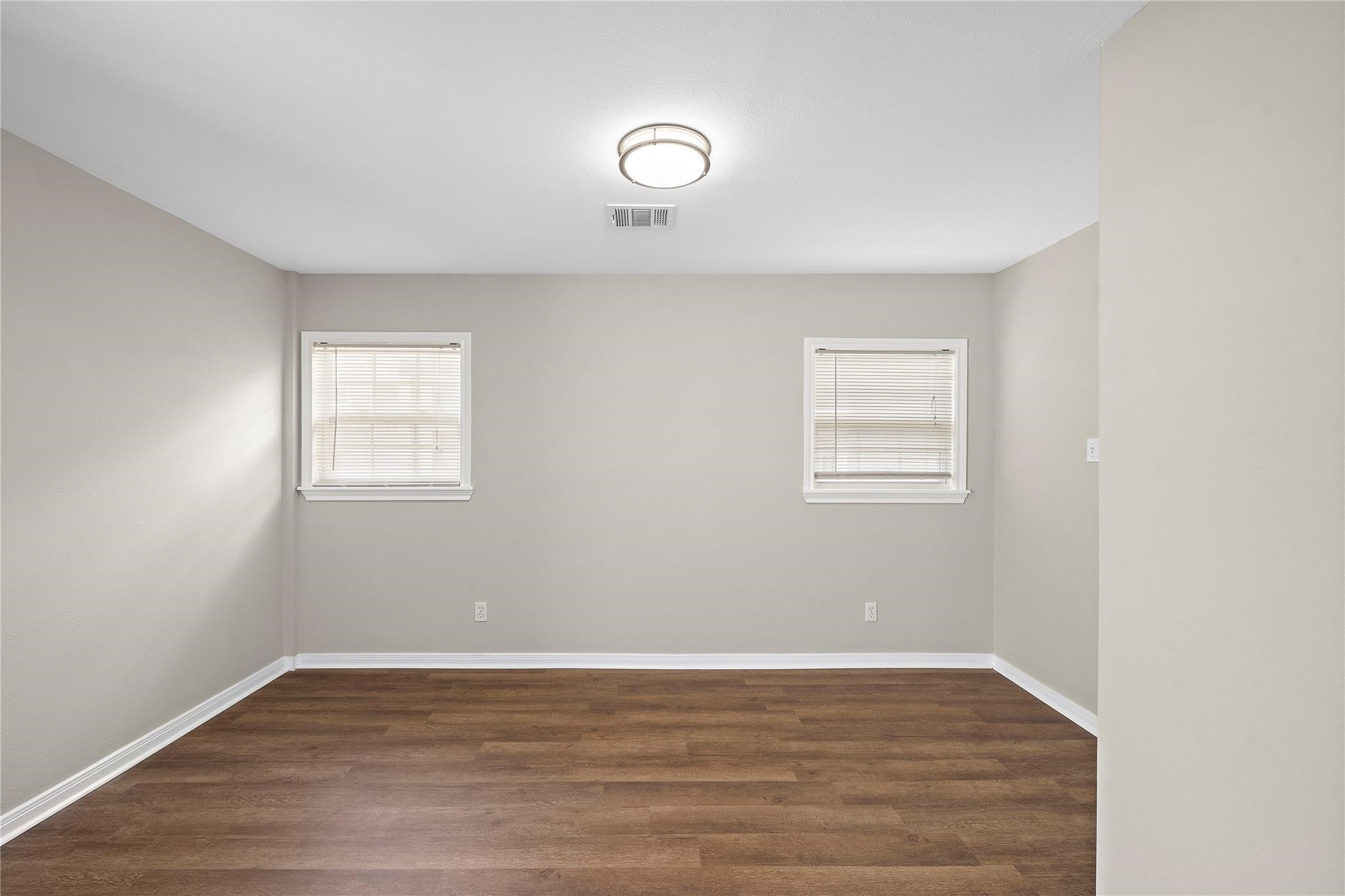 234 W 27th Street 2 Property Photo 7