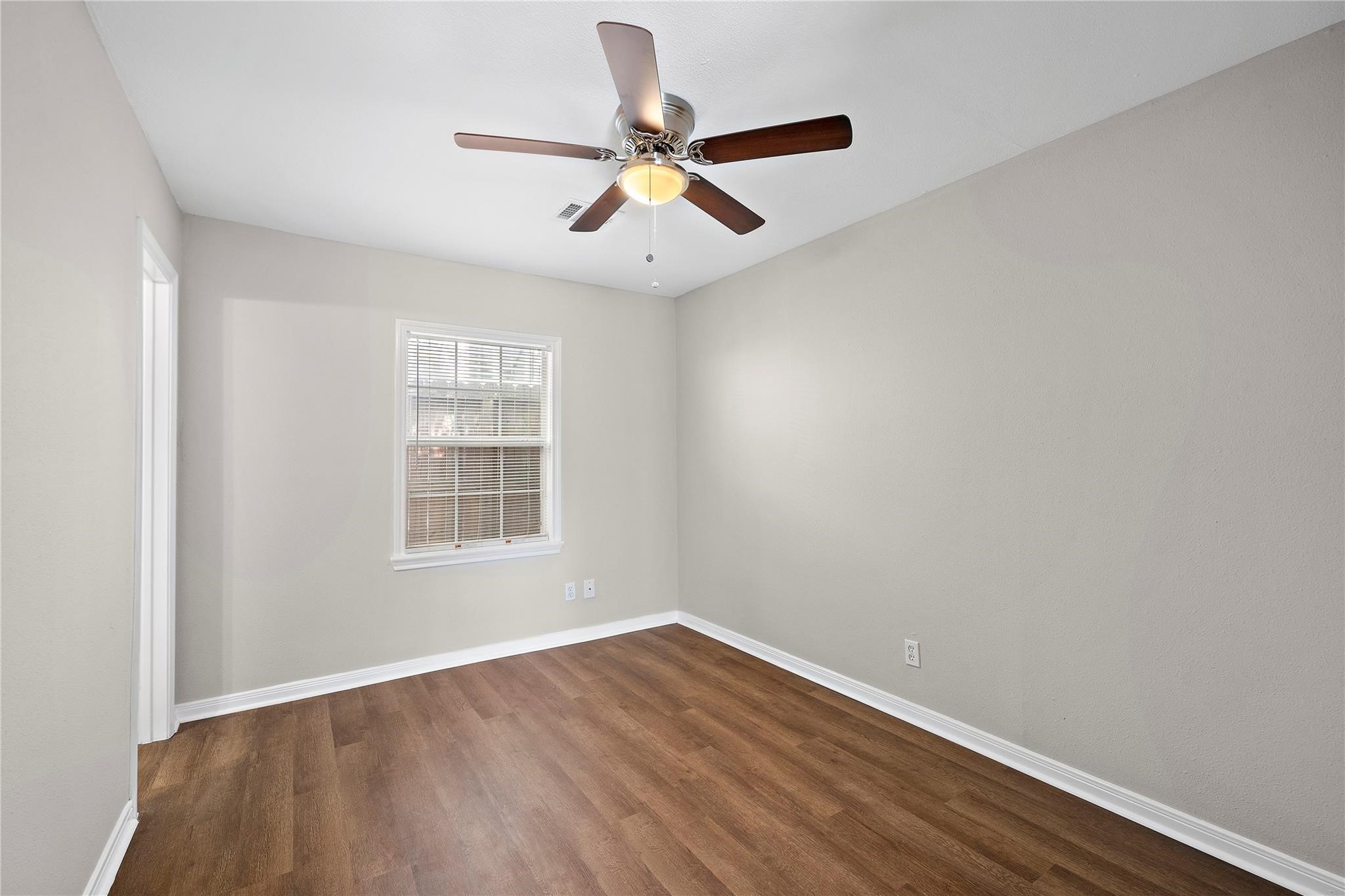 234 W 27th Street 2 Property Photo 8