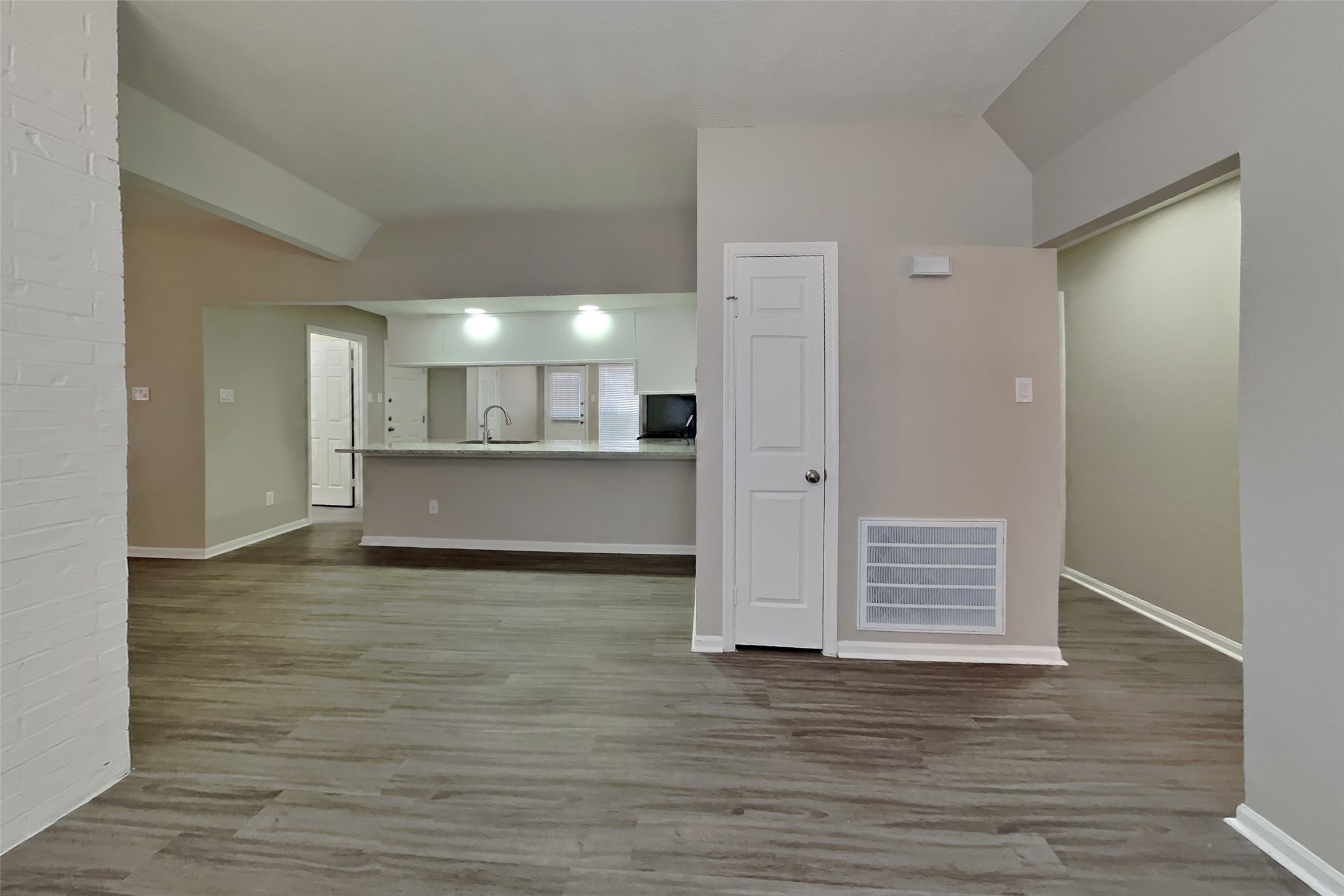 80 Laughing Brook Court Property Photo 11