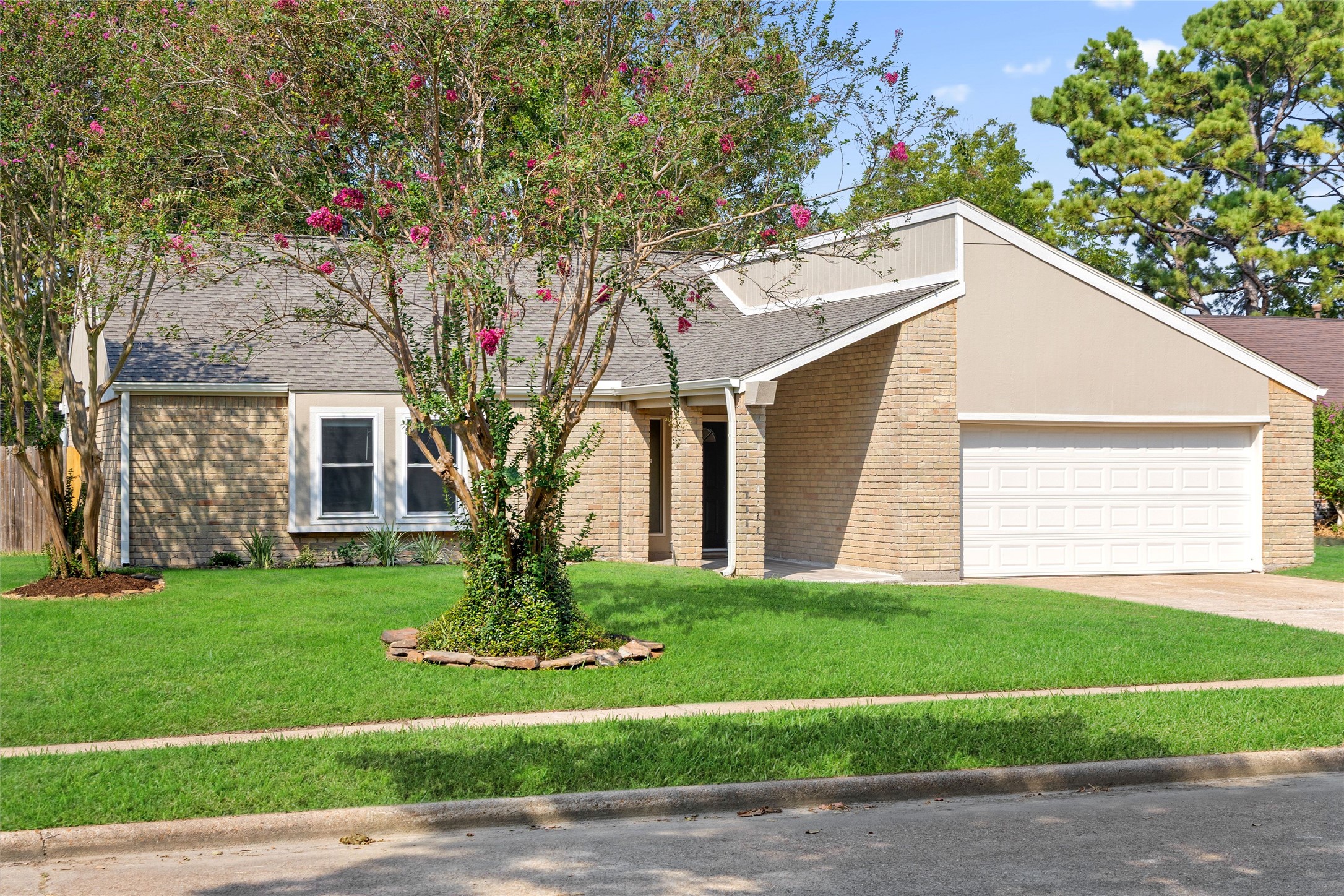 8031 Zimmermann Drive Property Photo 3