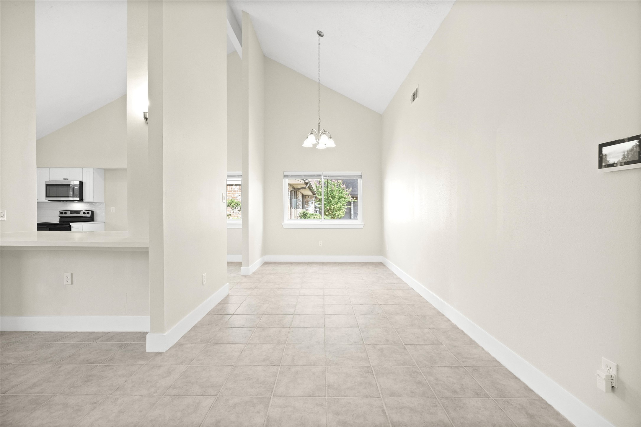 8031 Zimmermann Drive Property Photo 11