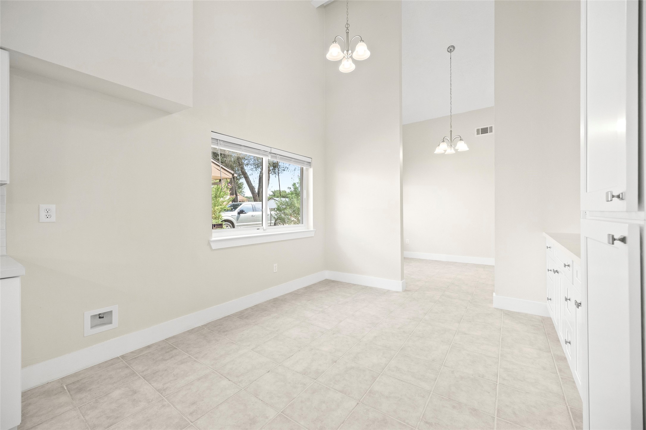 8031 Zimmermann Drive Property Photo 15