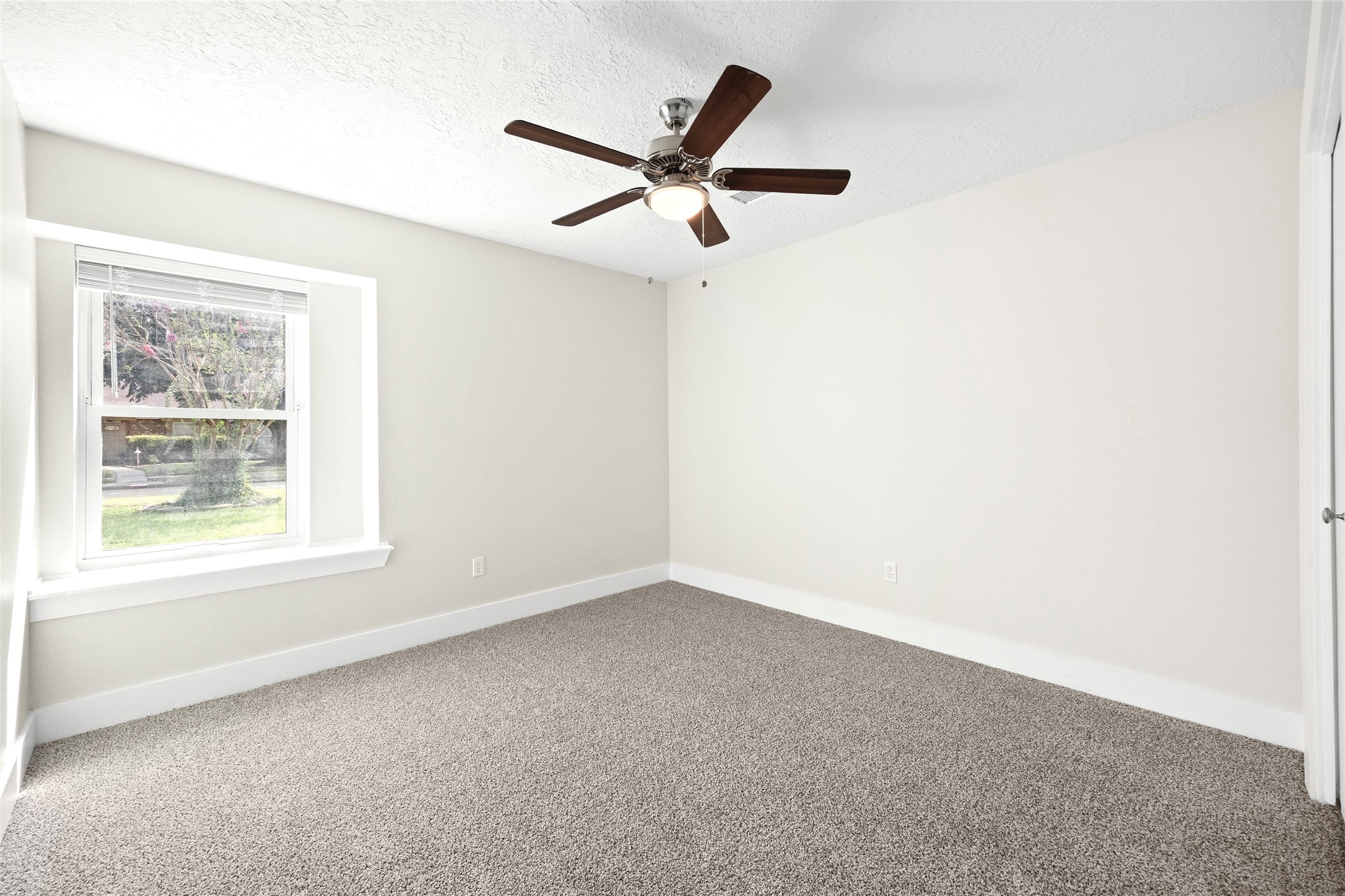 8031 Zimmermann Drive Property Photo 23