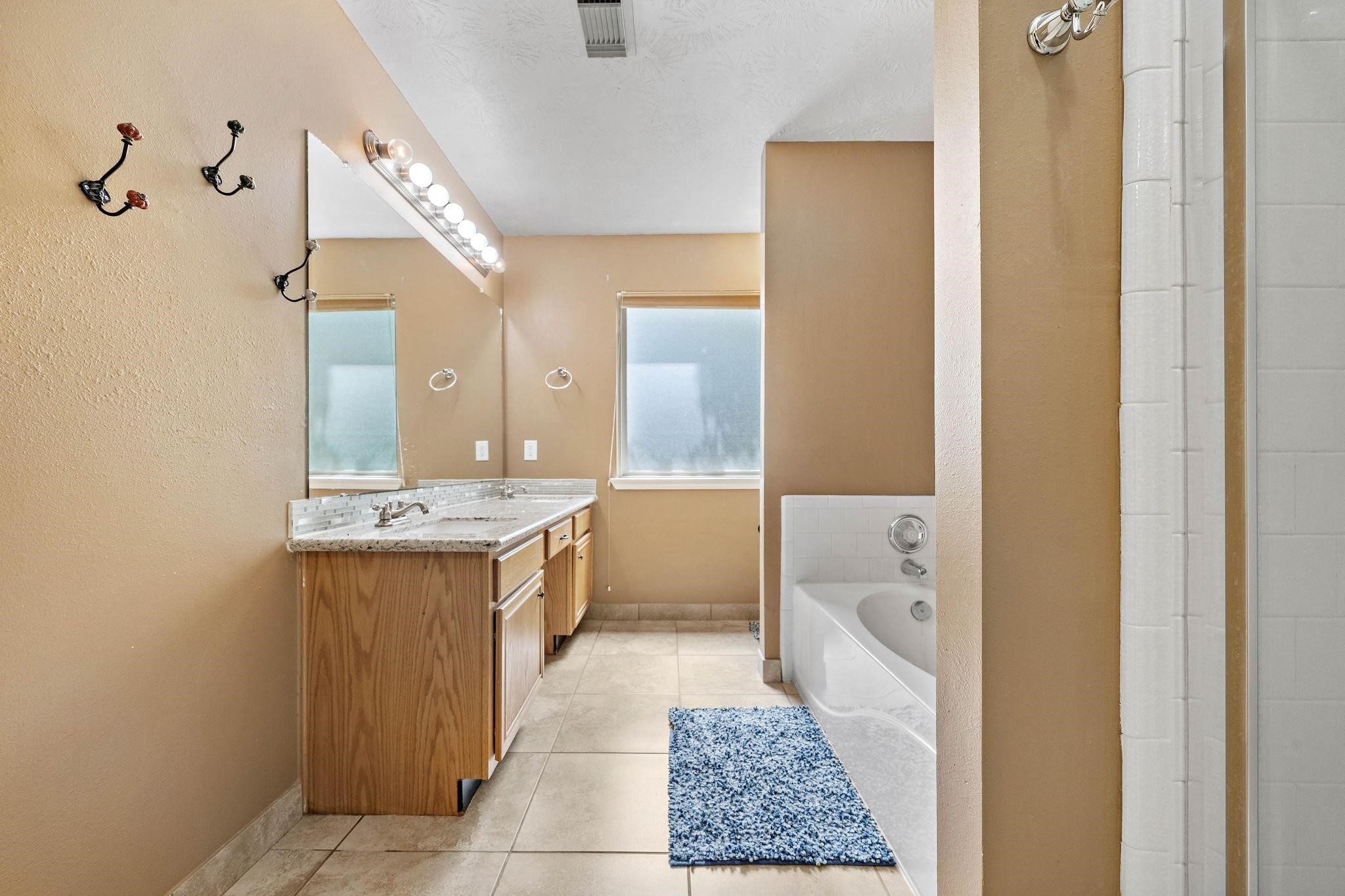 18223 Lundar Lane Property Photo 8