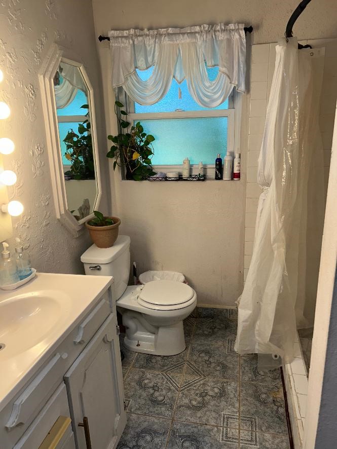 17211 Woodburn Drive Property Photo 8