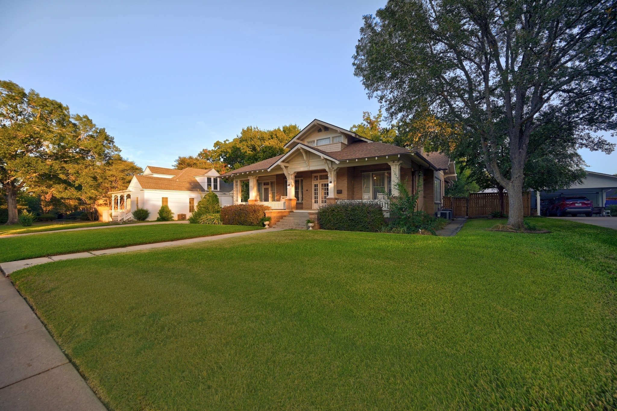 405 College Avenue Property Photo 6