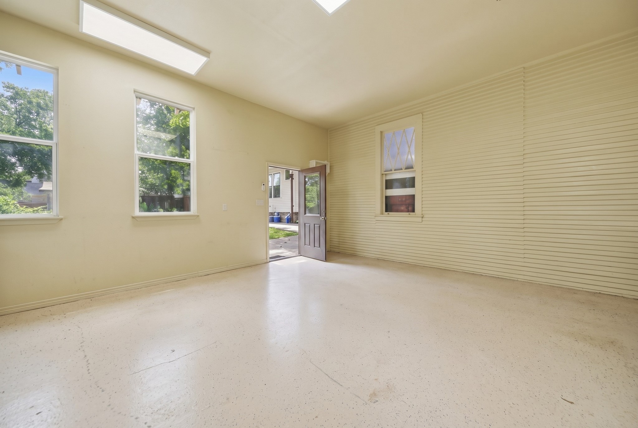 405 College Avenue Property Photo 41