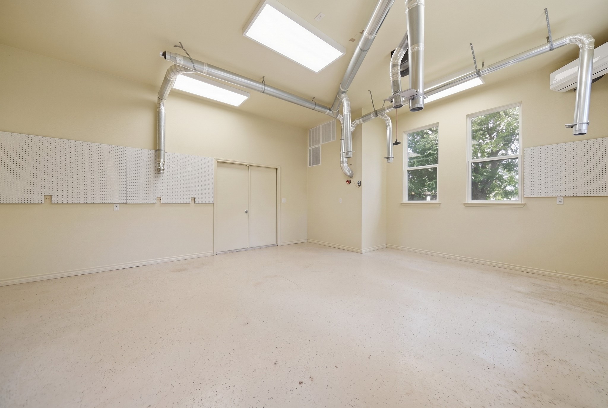405 College Avenue Property Photo 42