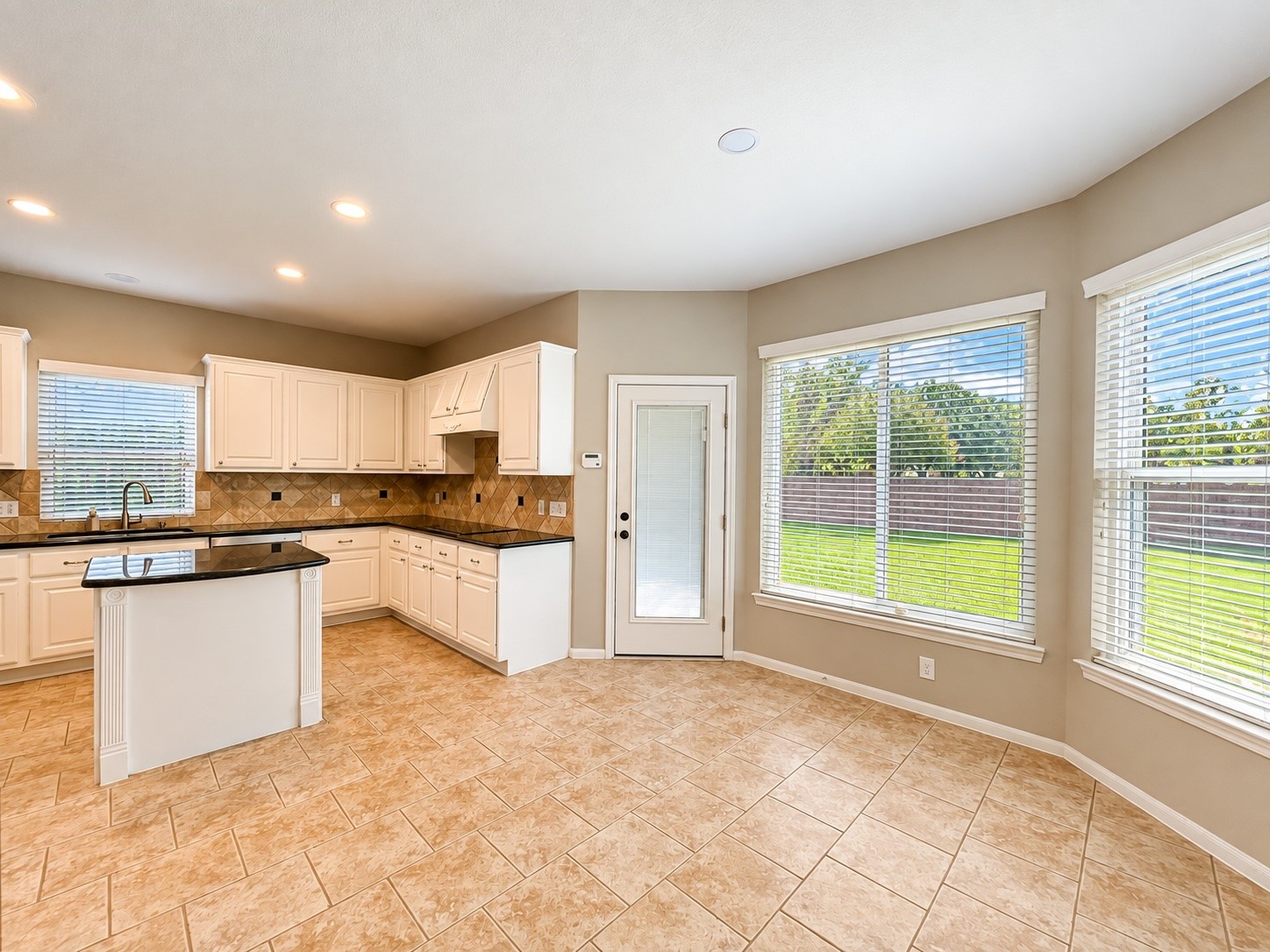 23027 Lodgepoint Drive Property Photo 16