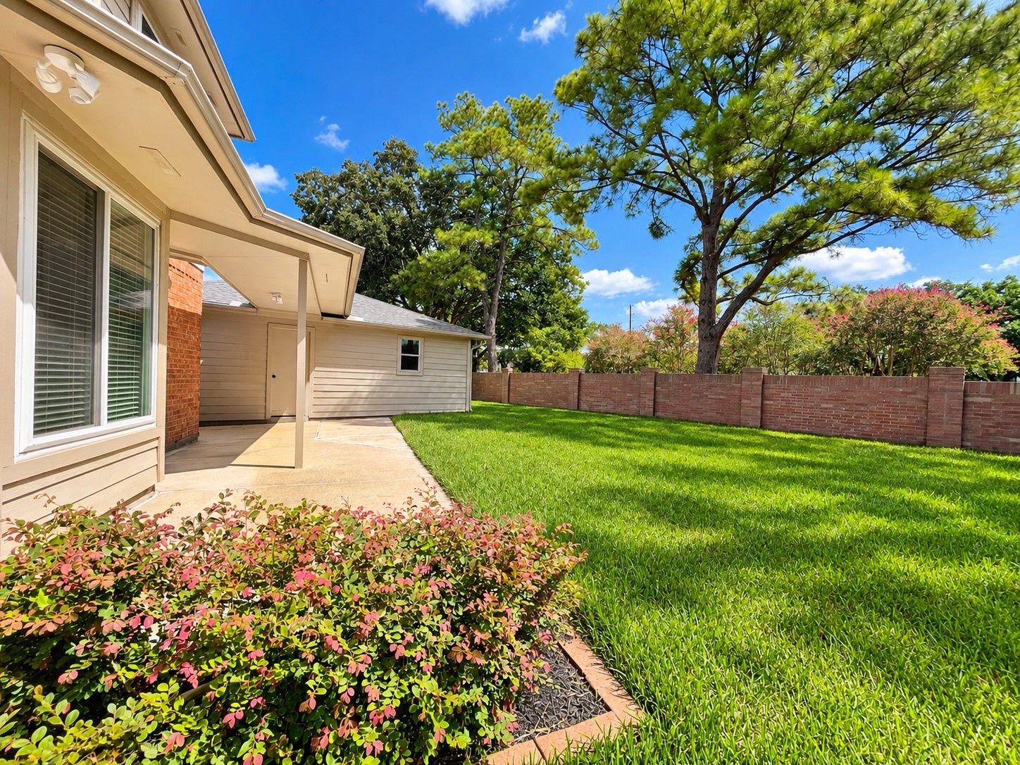 23027 Lodgepoint Drive Property Photo 20
