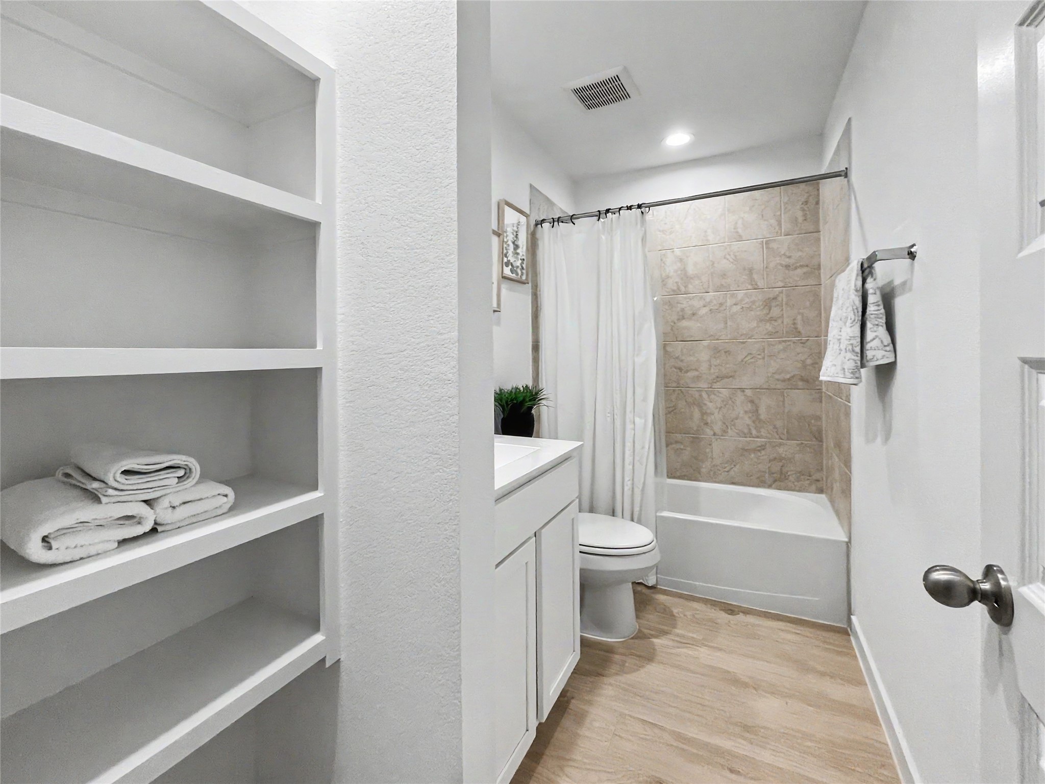 29923 Gallatin River Lane Property Photo 11