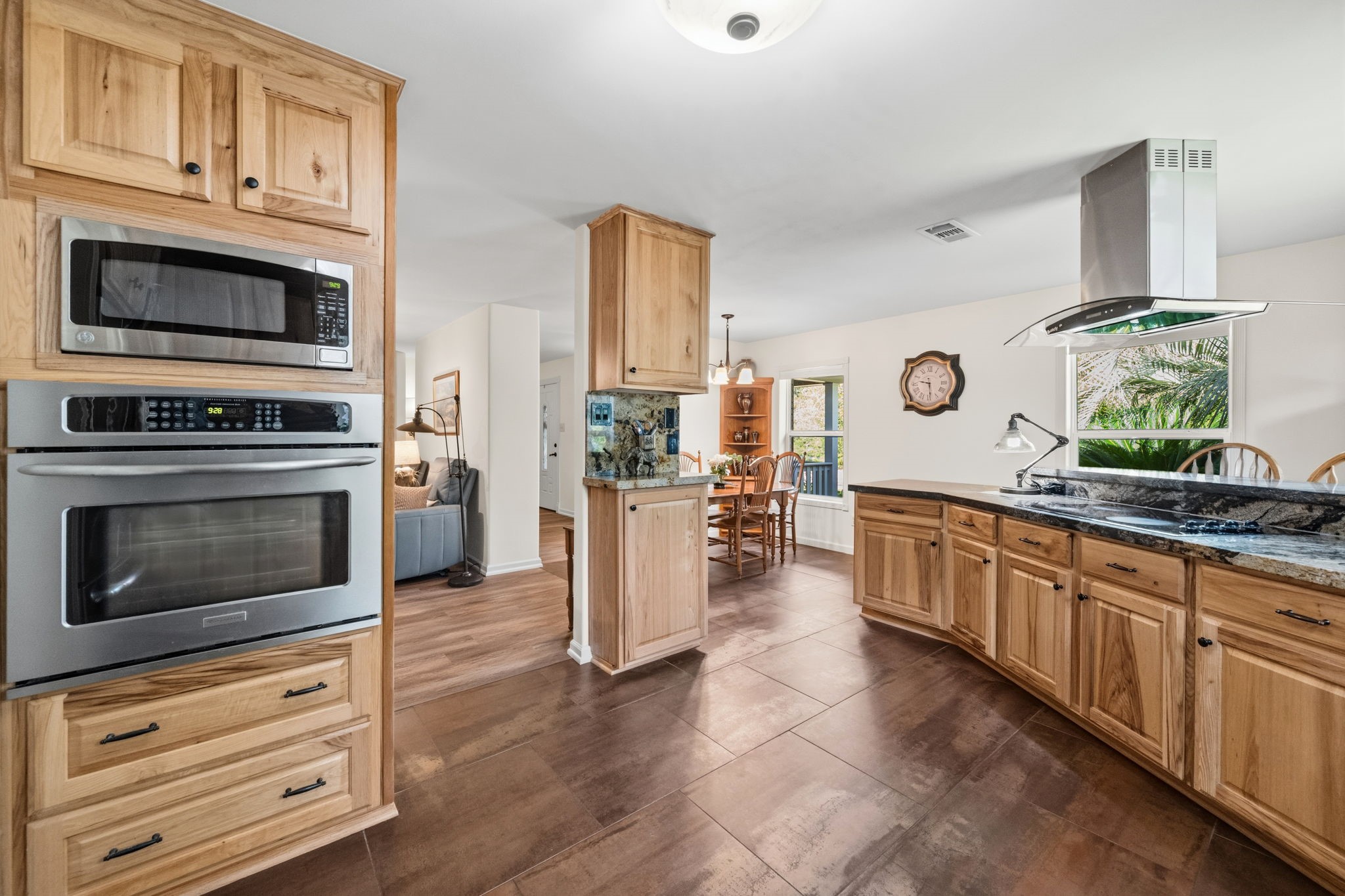 1202 Forest Cove Drive Property Photo 12