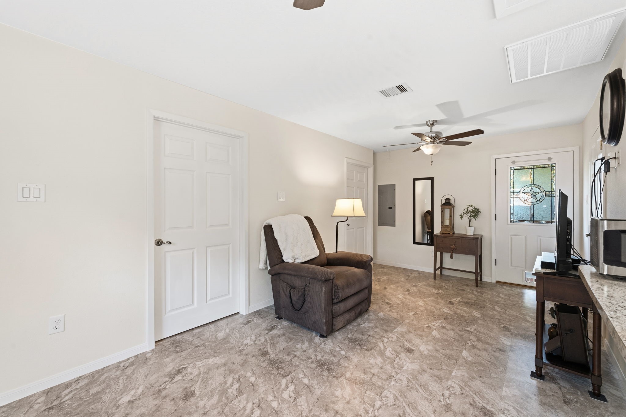 1202 Forest Cove Drive Property Photo 17