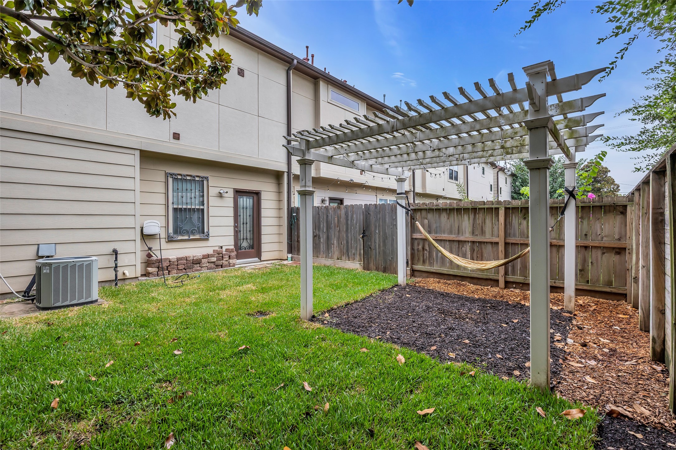1246 Sampson Street Property Photo 22