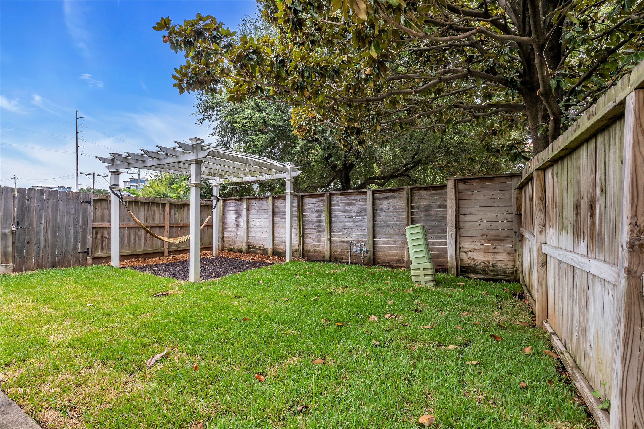 1246 Sampson Street Property Photo 24