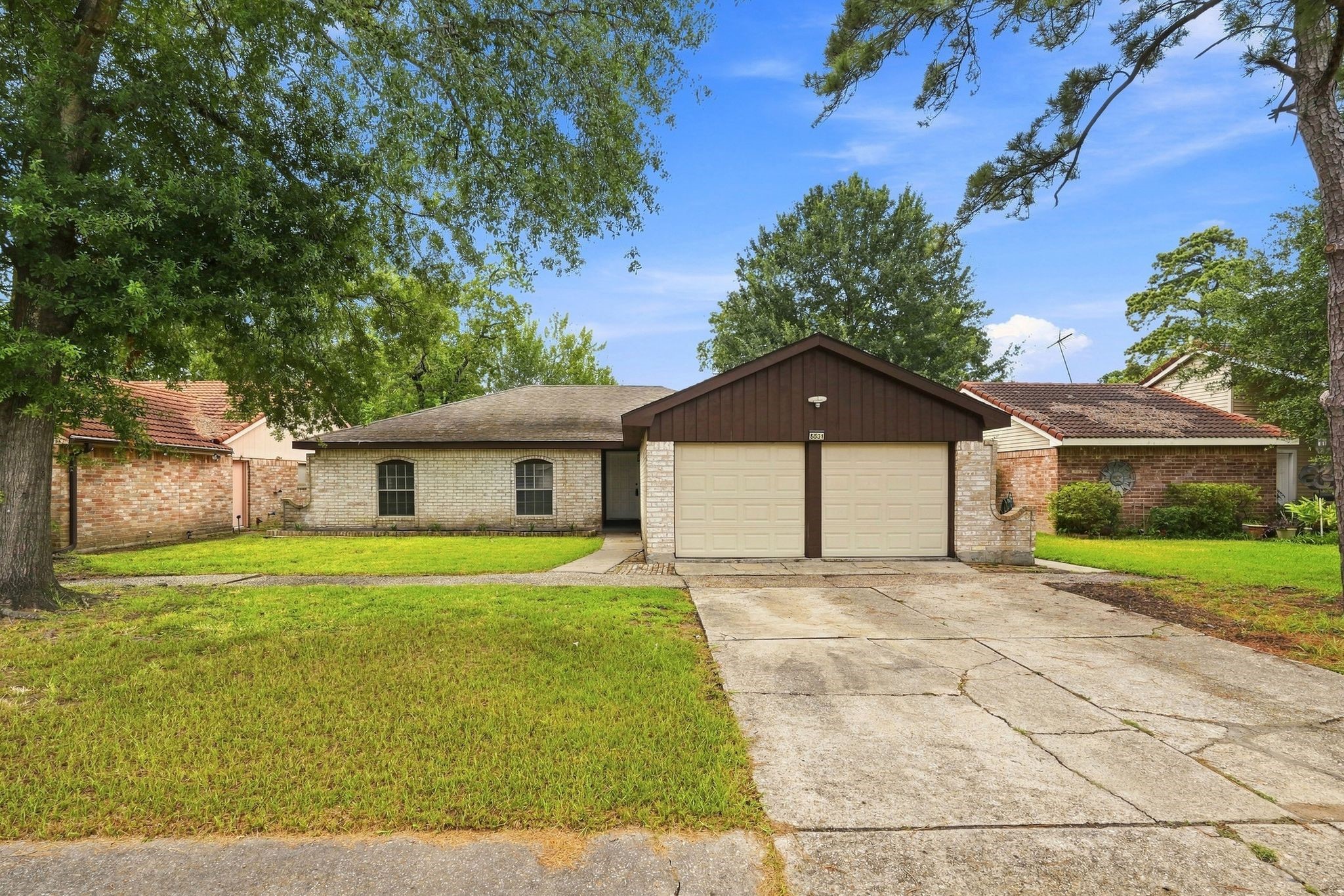 5531 Maplegate Drive Property Photo 2