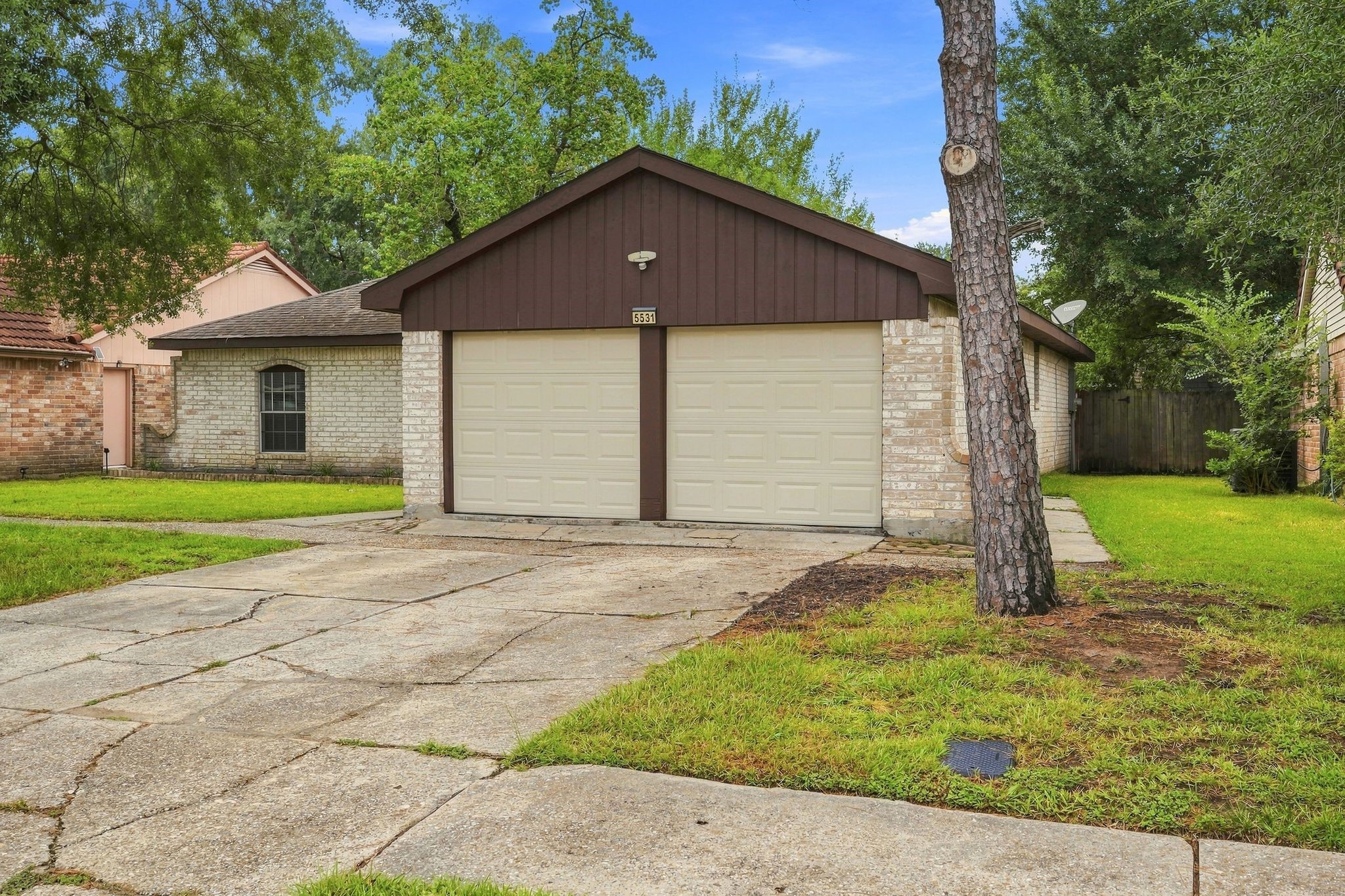 5531 Maplegate Drive Property Photo 3