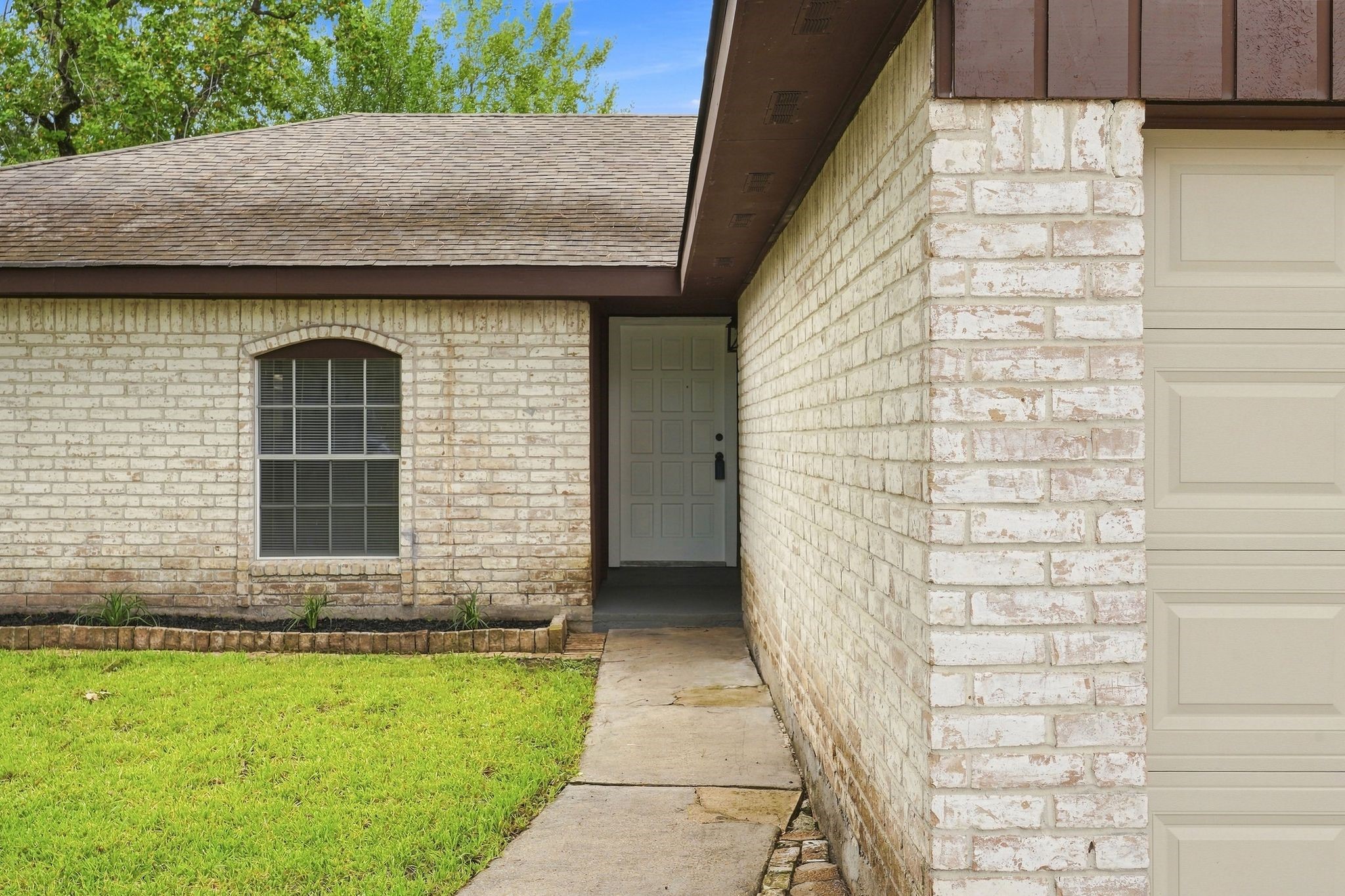 5531 Maplegate Drive Property Photo 5