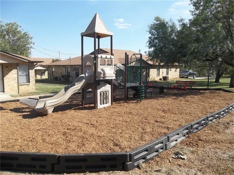500 W Sadosa Property Photo 2