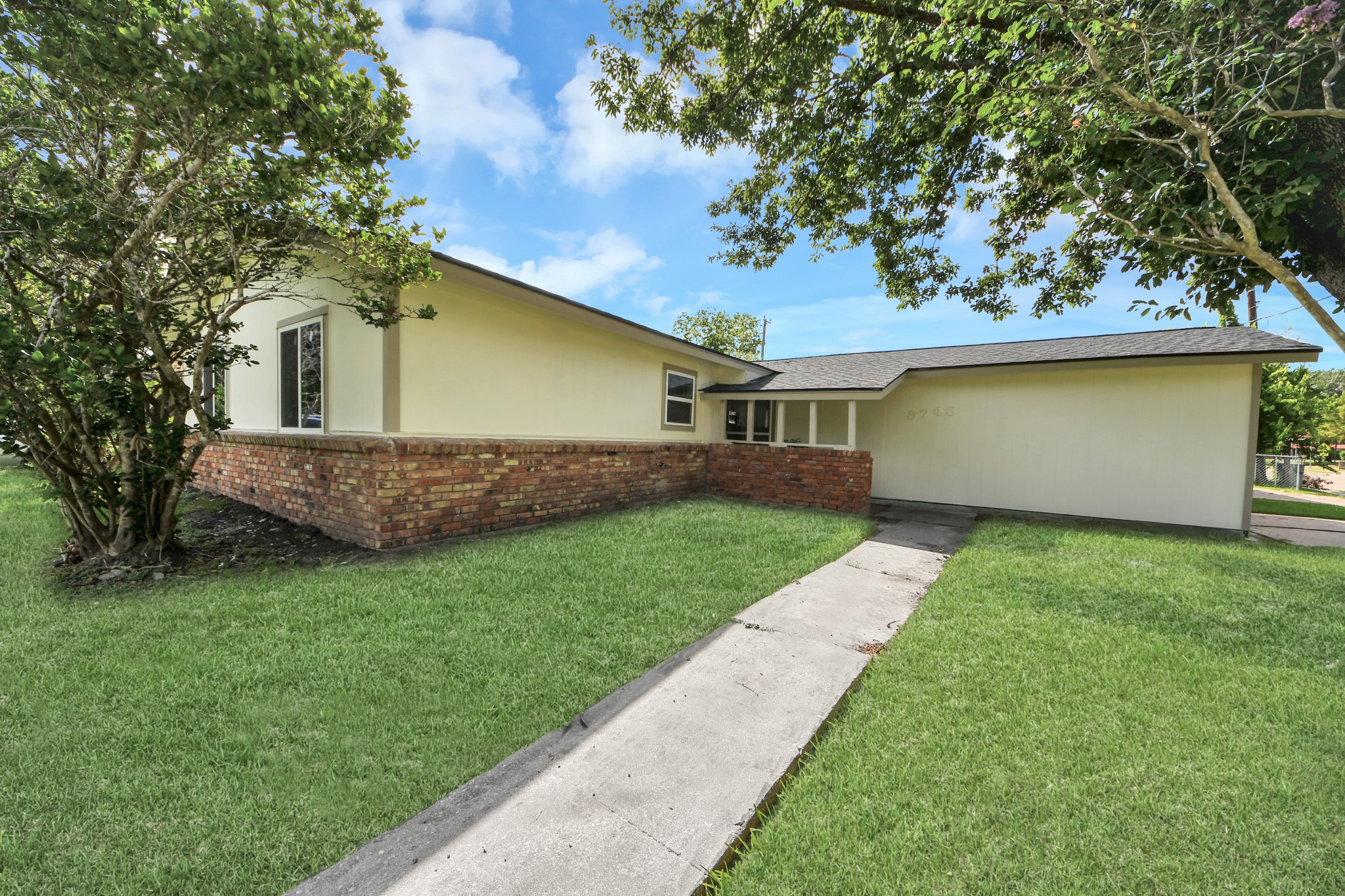 5743 Newquay Street Property Photo 1