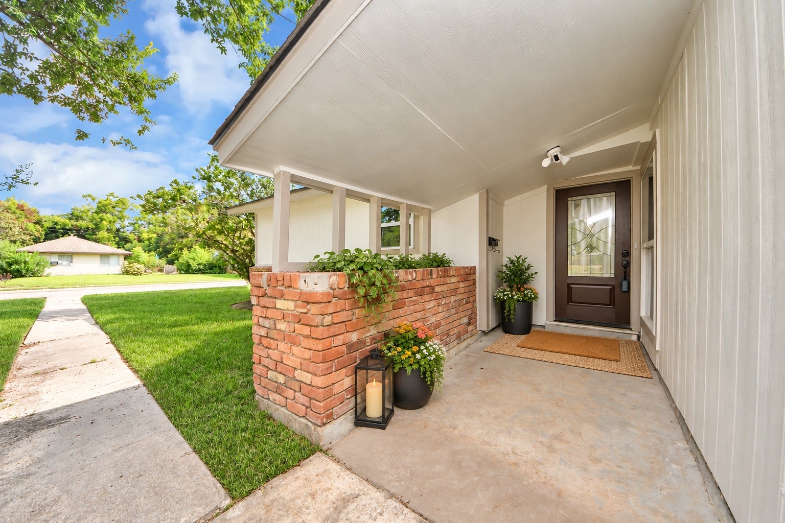 5743 Newquay Street Property Photo 2