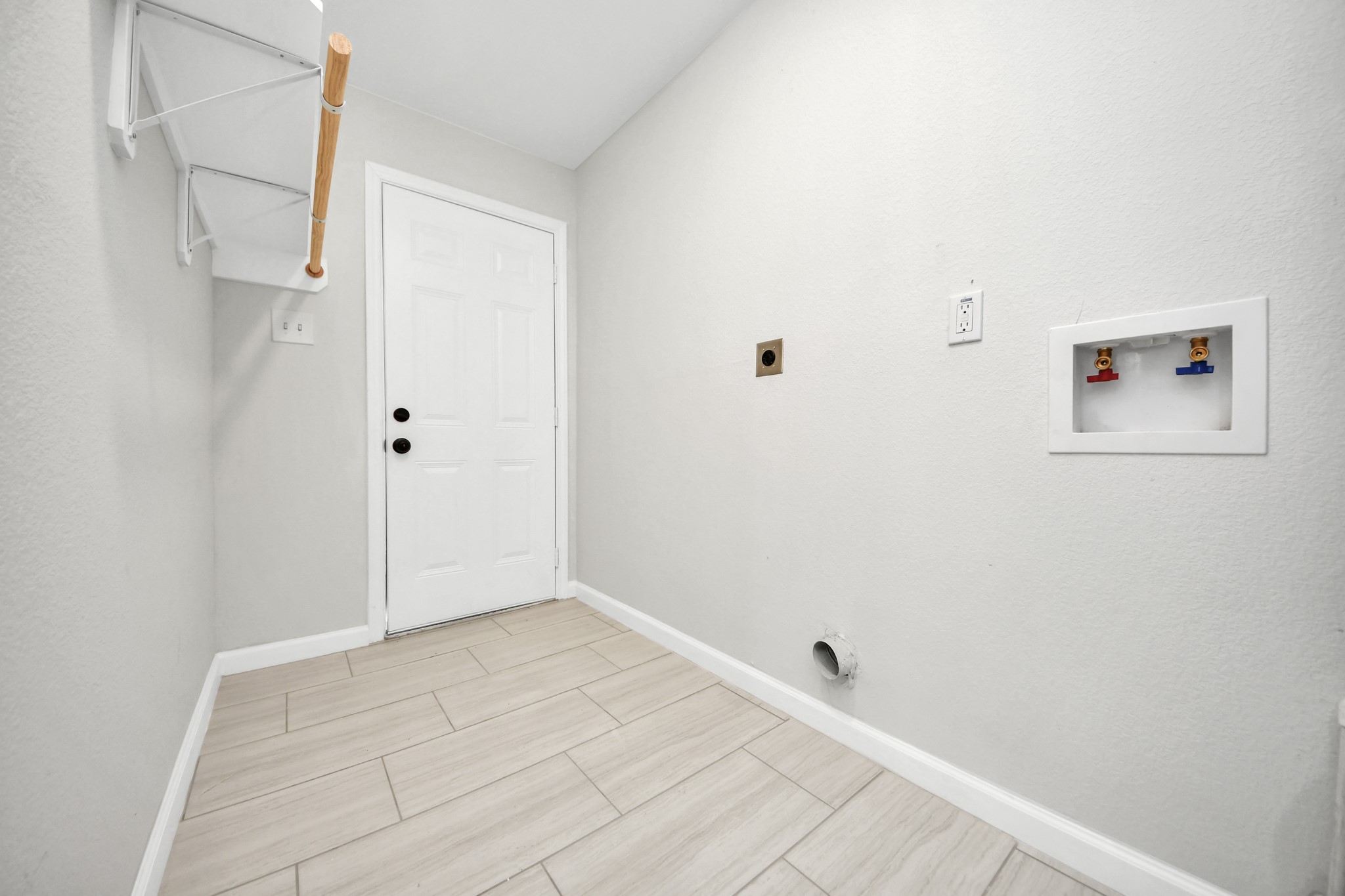 5743 Newquay Street Property Photo 19