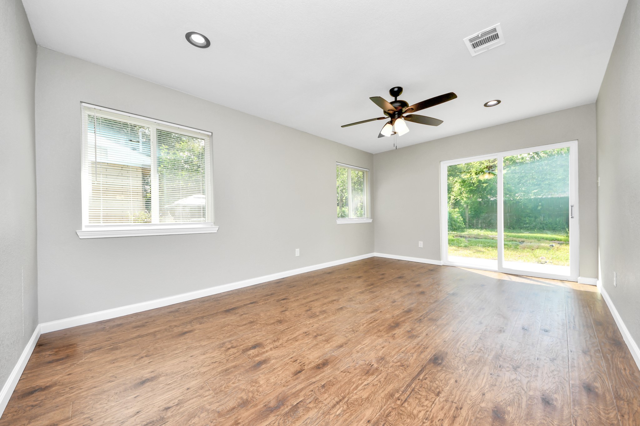 5743 Newquay Street Property Photo 25