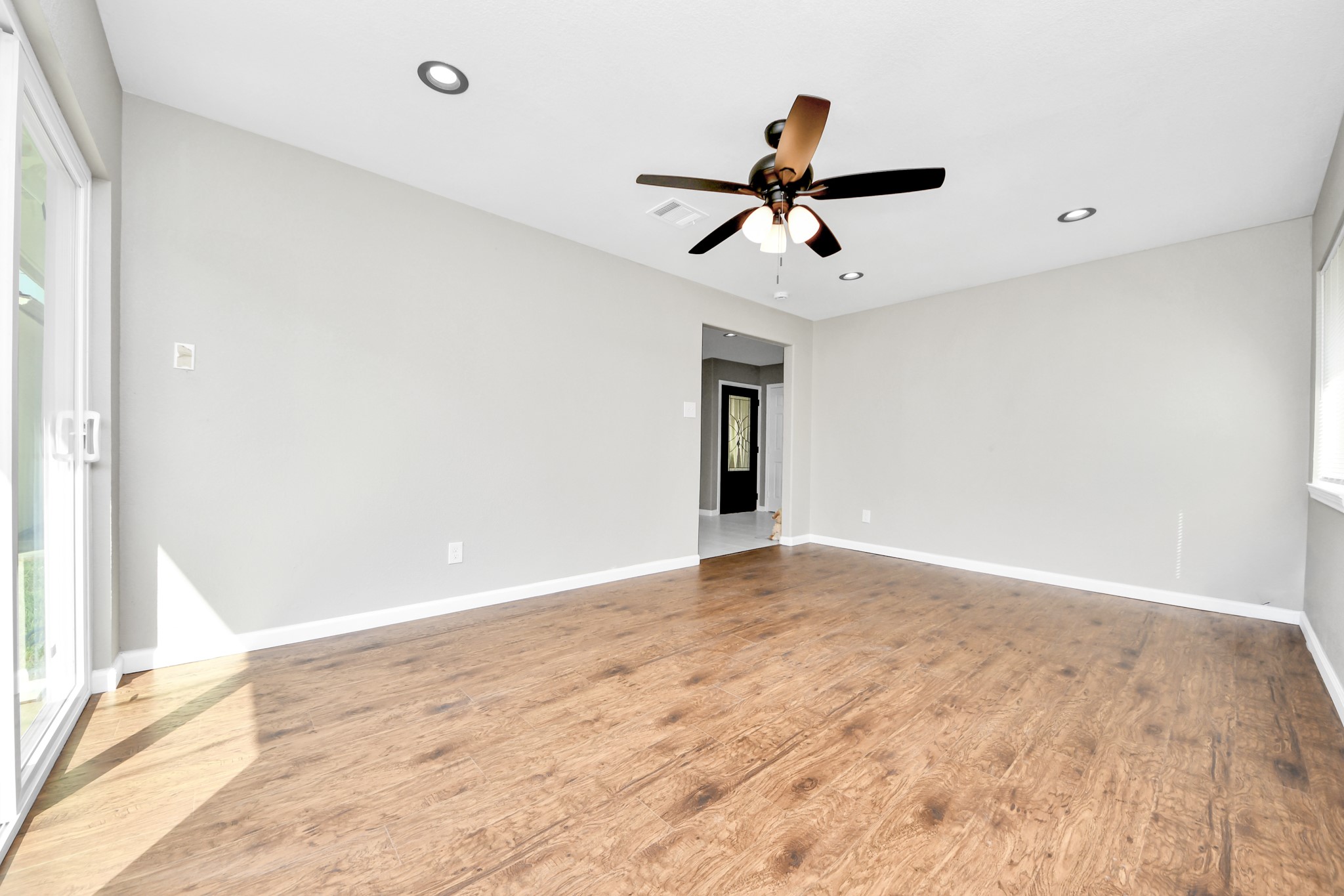 5743 Newquay Street Property Photo 27