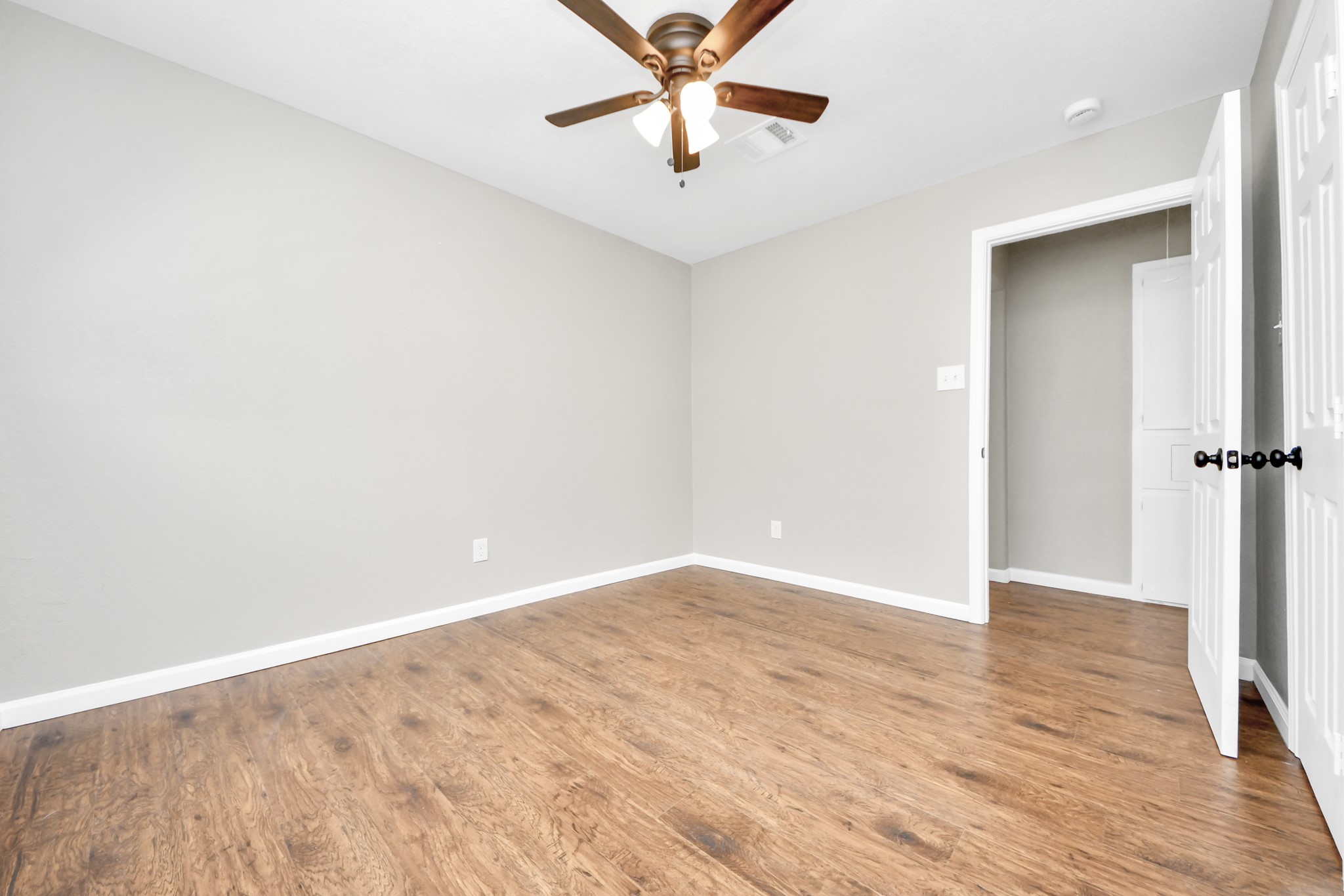 5743 Newquay Street Property Photo 30