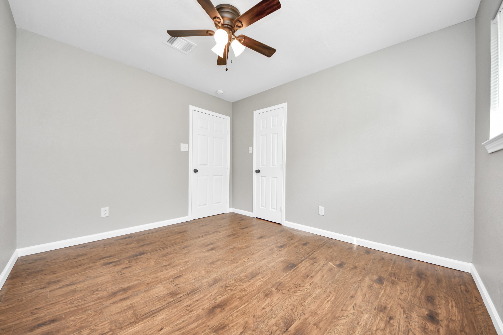 5743 Newquay Street Property Photo 31
