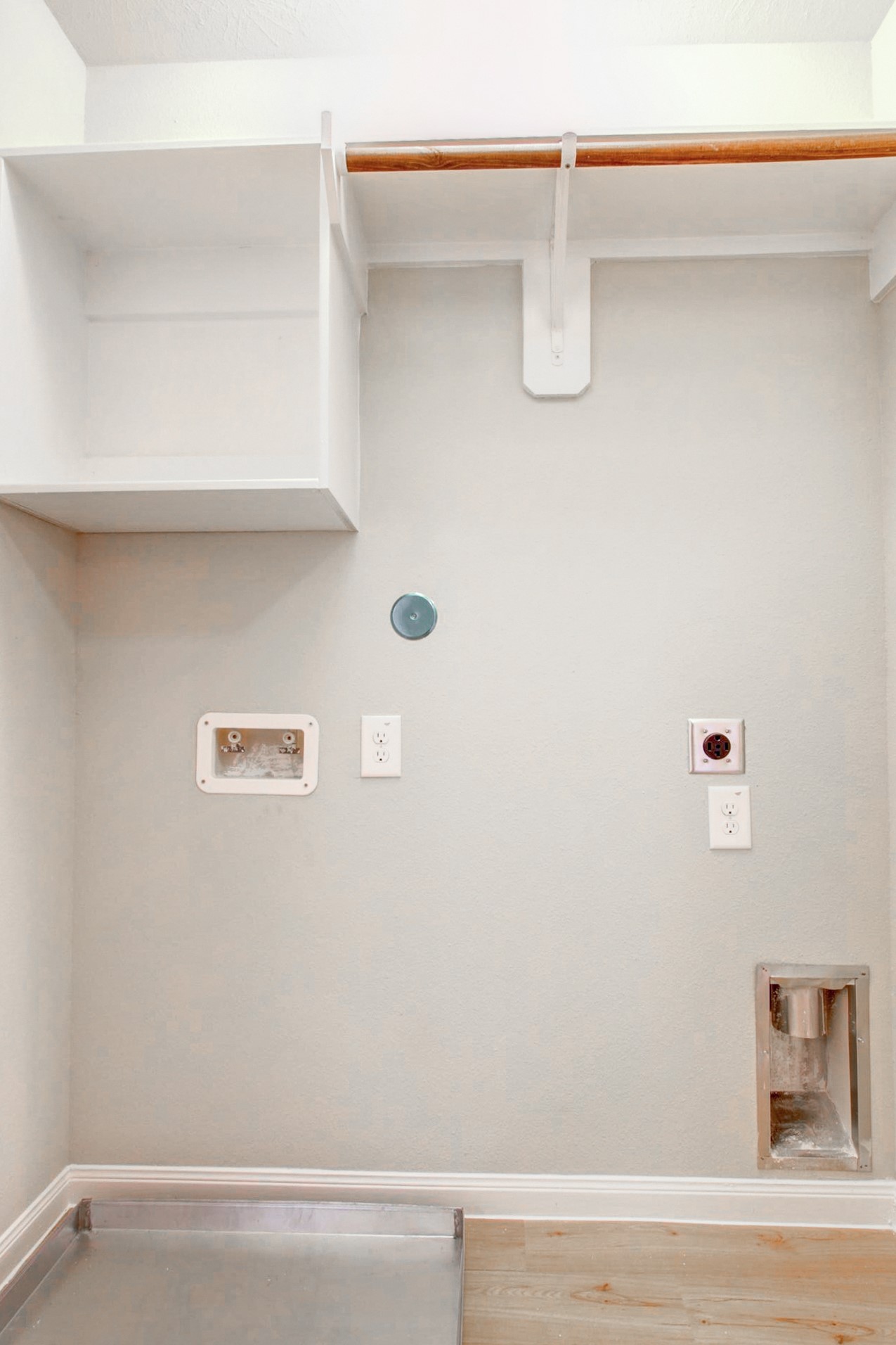 2403 Thorney Court Property Photo 8