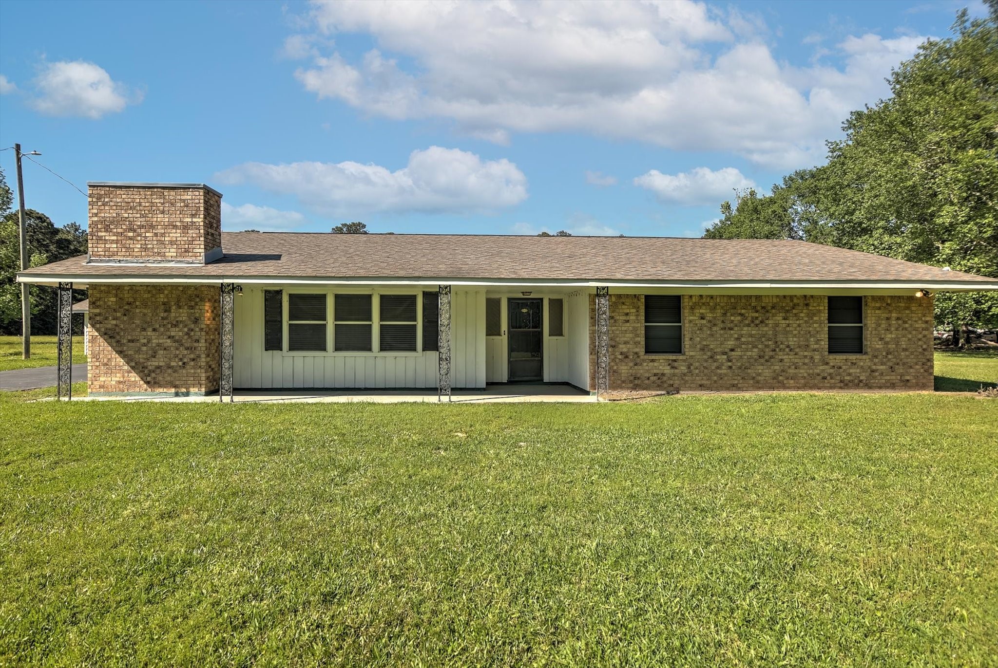 411 County Road 2298 Property Photo 4