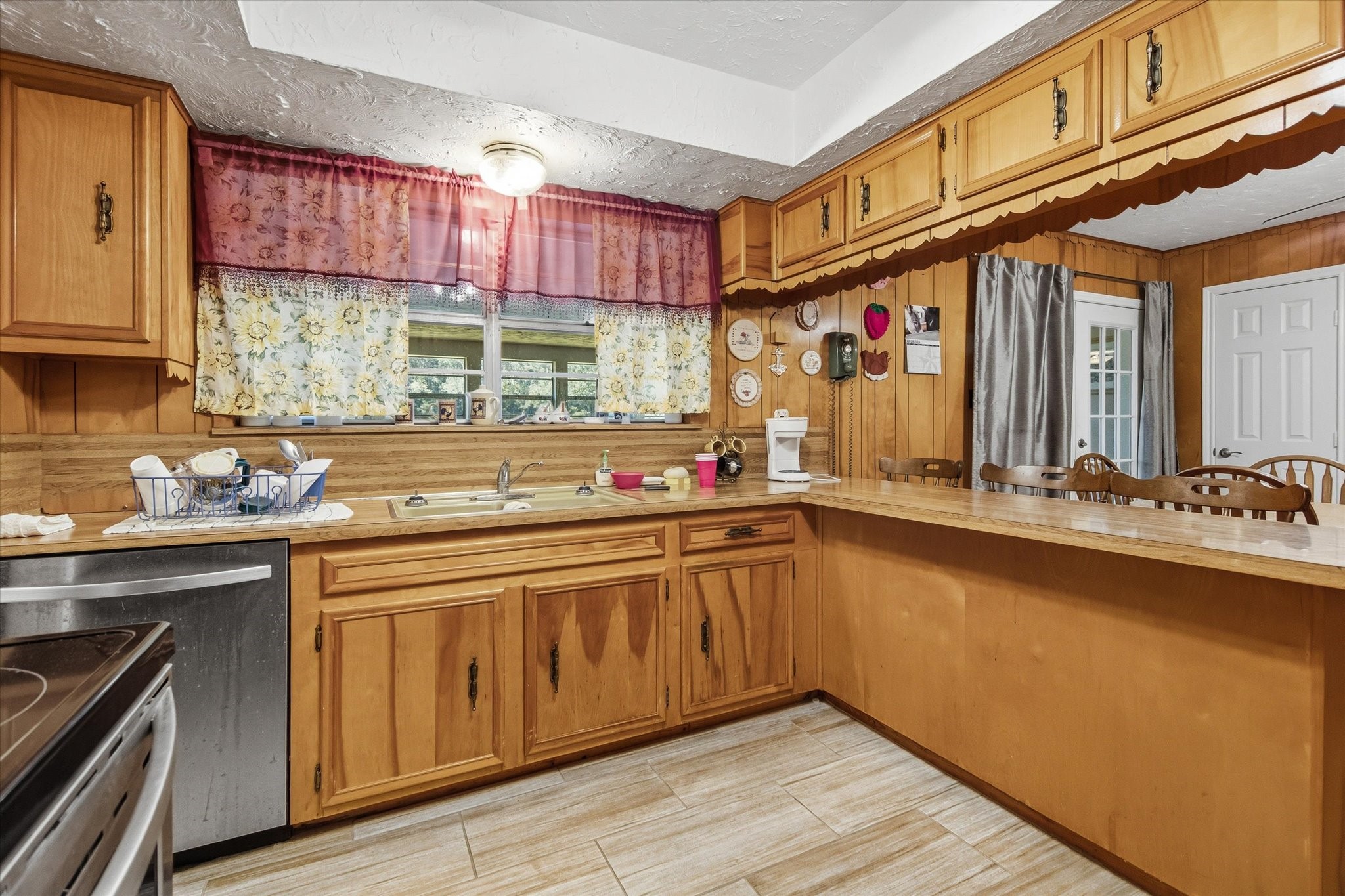 411 County Road 2298 Property Photo 15