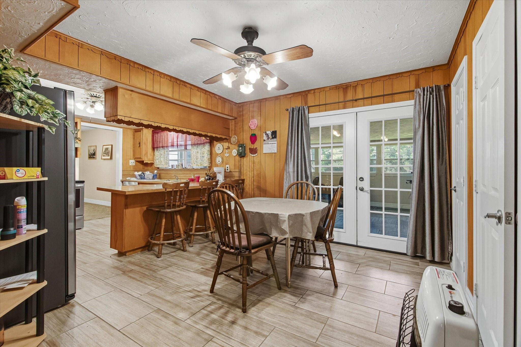 411 County Road 2298 Property Photo 17