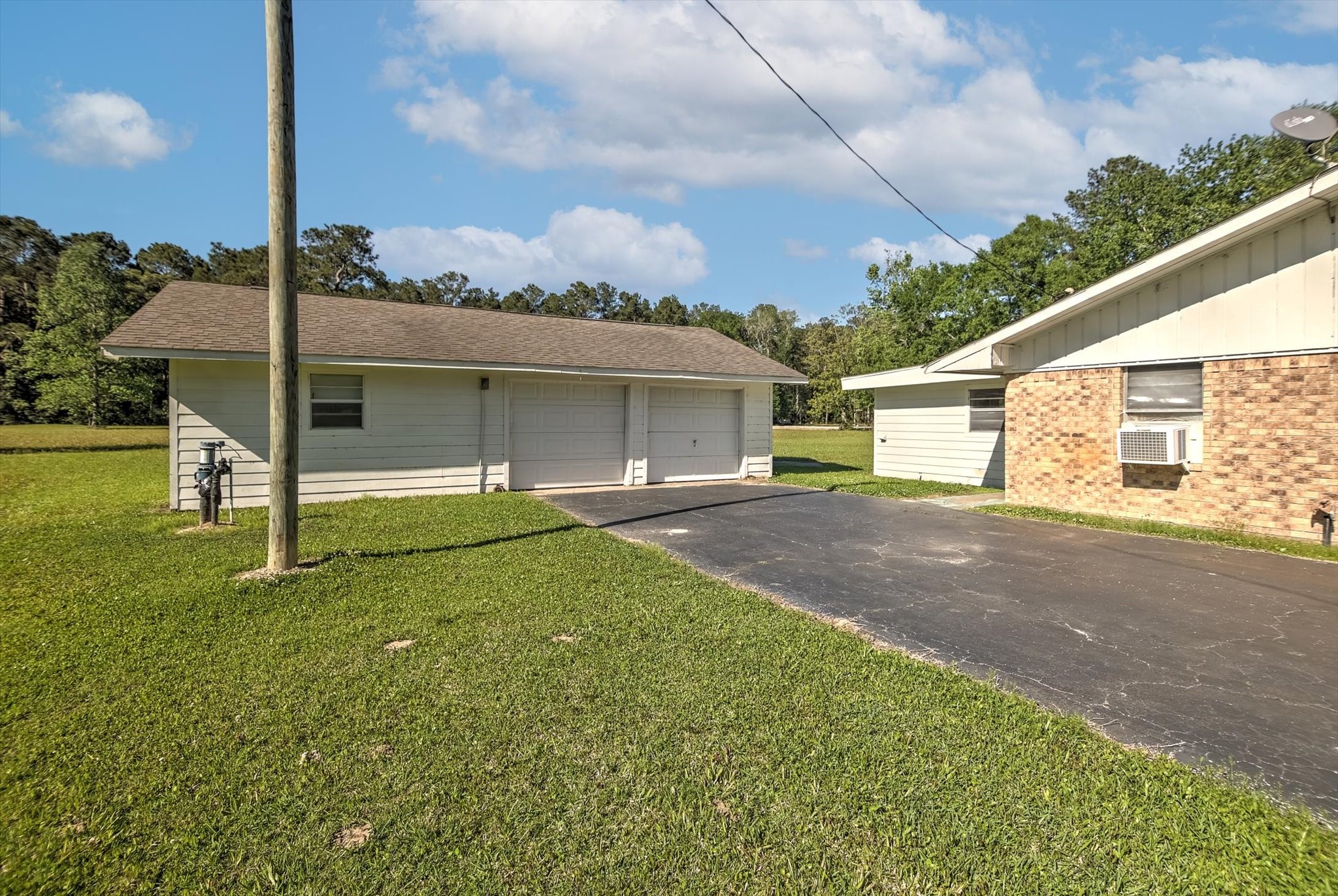 411 County Road 2298 Property Photo 36