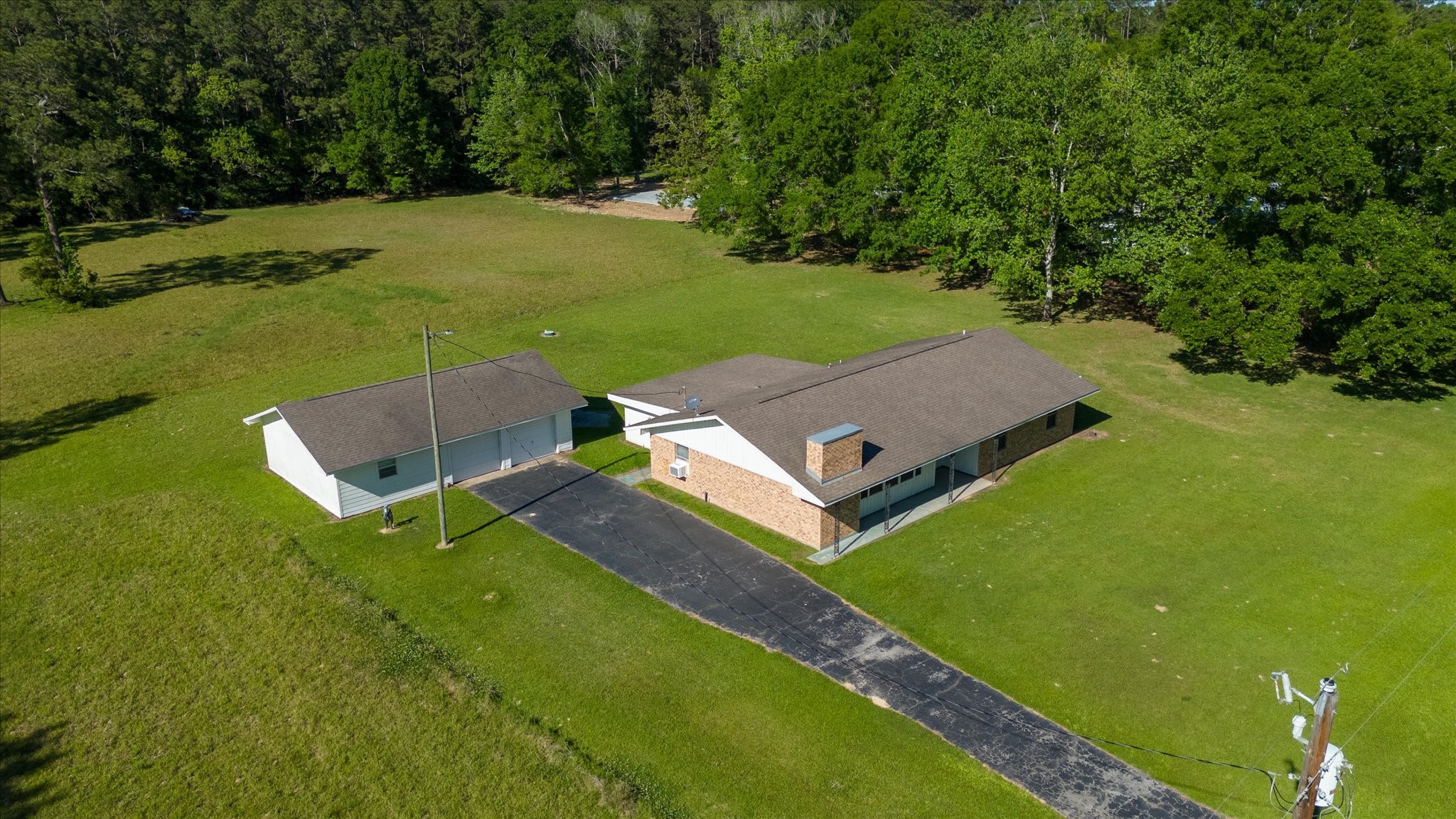 411 County Road 2298 Property Photo 47