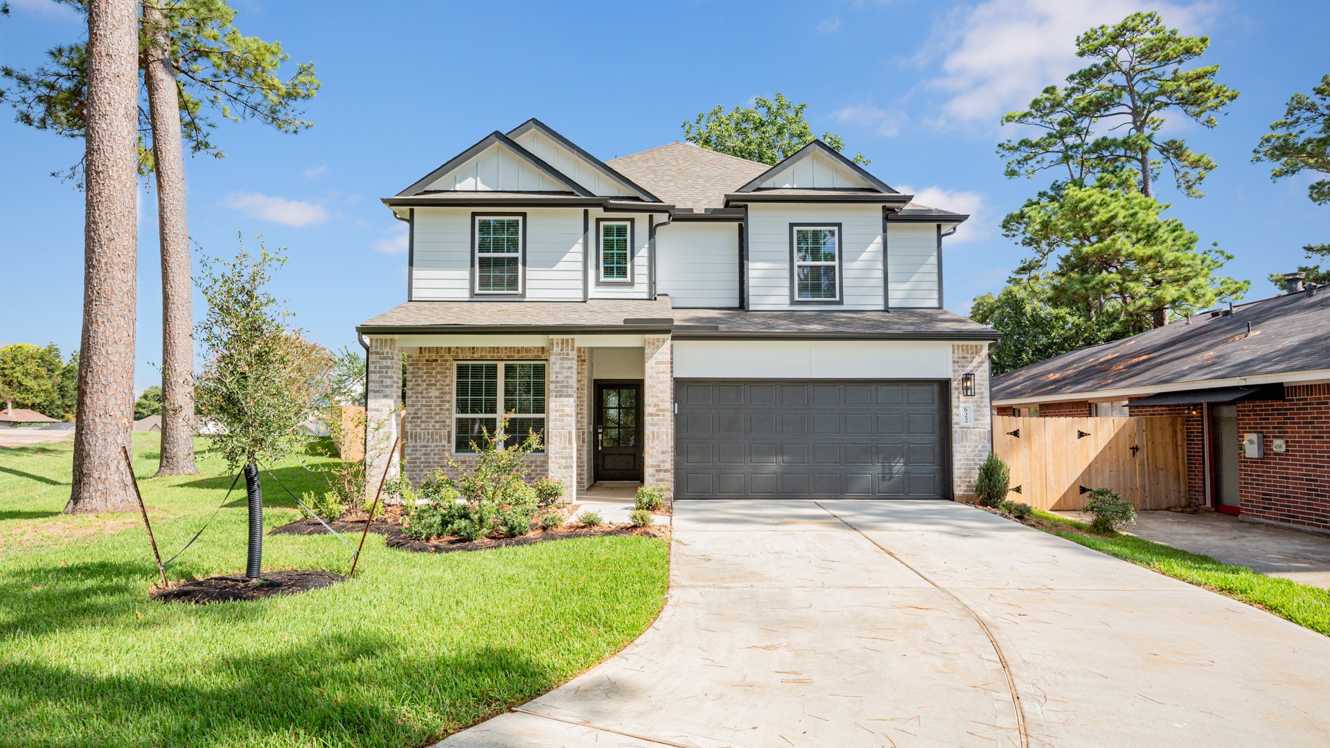 622 Pine View Circle Property Photo 1