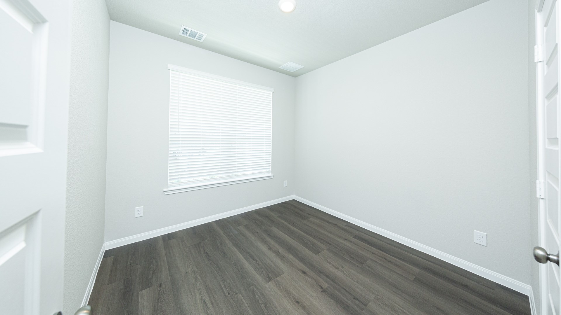 622 Pine View Circle Property Photo 4
